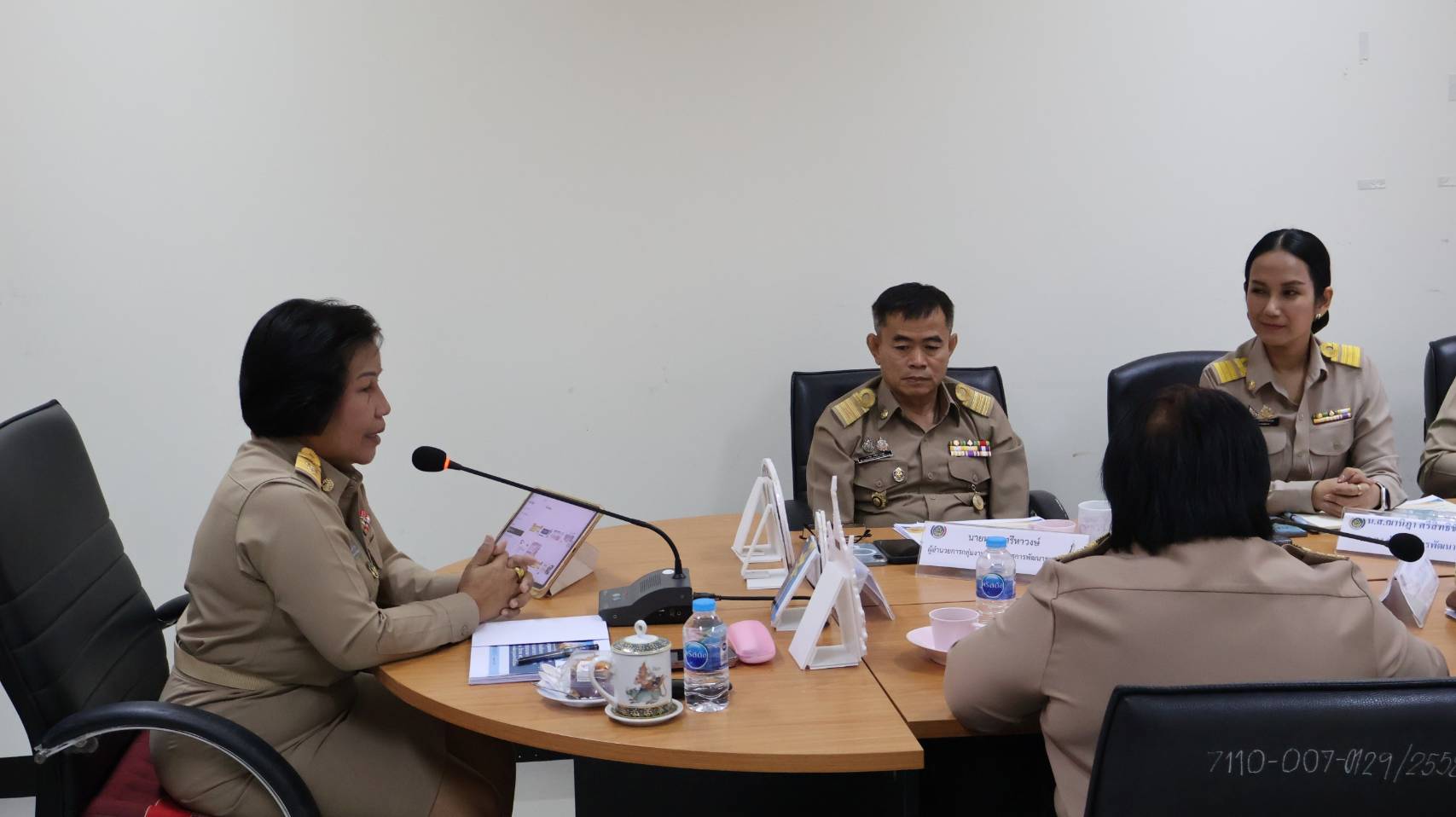 ผู้ตรวจราชการกรมการพัฒนาชุมชน นางนวลจันทร์ ศรีมงคล ปฏิบัติหน้าที่ผู้อำนวยการศูนย์ศึกษาและพัฒนาชุมชนอุบลราชธานี ลงพื้นที่ตรวจราชการมุ่งขับเคลื่อนพัฒนางานพัฒนาชุมชน ภายใต้ งาน งบ ระบบ คน อย่างมีประสิทธิภาพ พื้นที่จังหวัดนครพนม