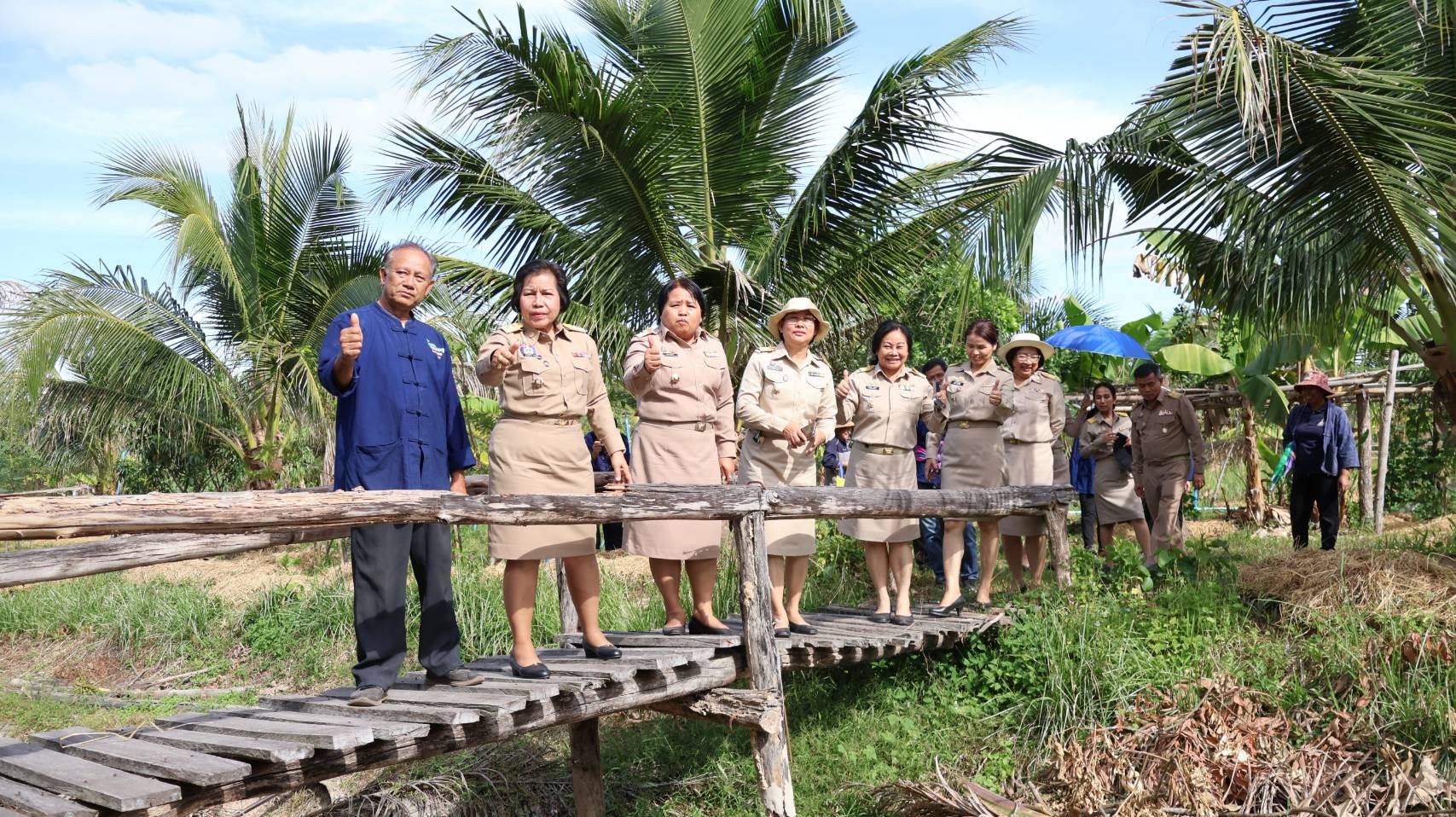 ผู้ตรวจราชการกรมการพัฒนาชุมชน นางนวลจันทร์ ศรีมงคล ปฏิบัติหน้าที่ผู้อำนวยการศูนย์ศึกษาและพัฒนาชุมชนอุบลราชธานี ลงพื้นที่ตรวจราชการมุ่งขับเคลื่อนพัฒนางานพัฒนาชุมชน ภายใต้ งาน งบ ระบบ คน อย่างมีประสิทธิภาพ พื้นที่จังหวัดนครพนม