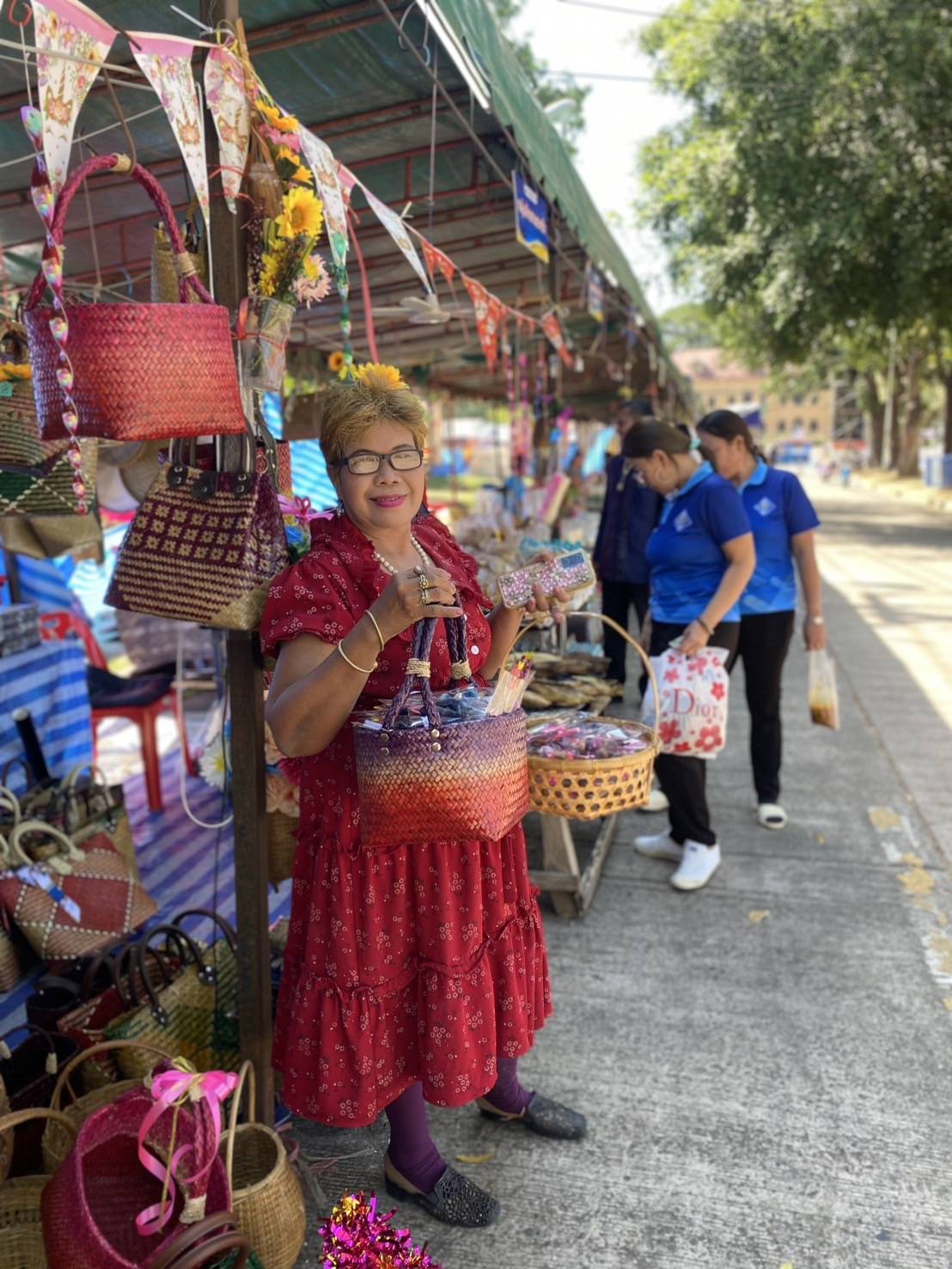 พช.นครพนม ร่วมจัดเเสดงเเละจำหน่ายสินค้า OTOP ในงานหอการค้าแฟร์ 2024 “Soft Power Nakhon Phanom”