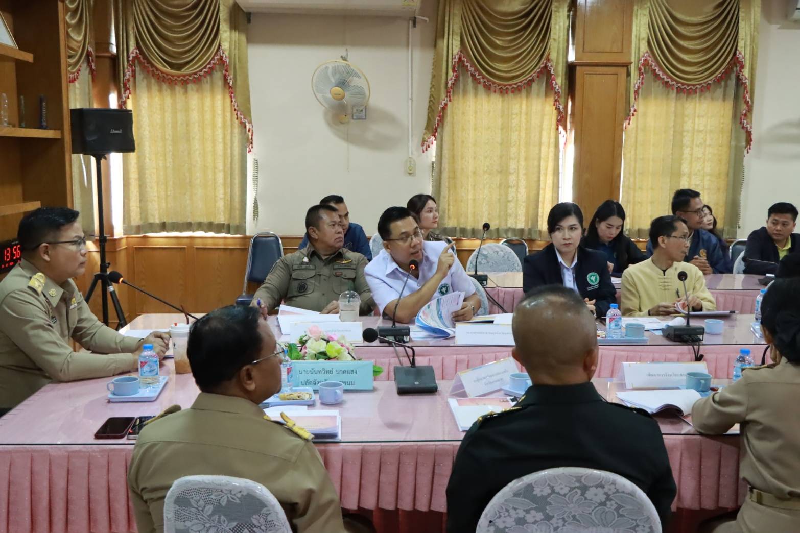 พช.นครพนม ร่วมประชุมติดตามความคืบหน้าปฏิบัติการแก้ไขปัญหาในพื้นที่จังหวัดนครพนม เพื่อทำให้ประชาชนมีความสุข