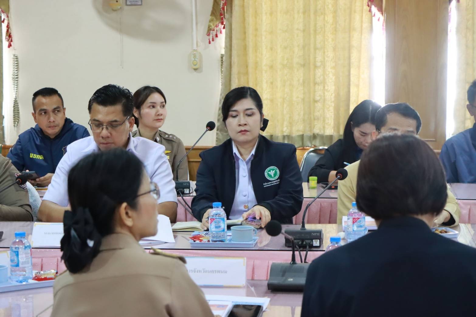 พช.นครพนม ร่วมประชุมติดตามความคืบหน้าปฏิบัติการแก้ไขปัญหาในพื้นที่จังหวัดนครพนม เพื่อทำให้ประชาชนมีความสุข