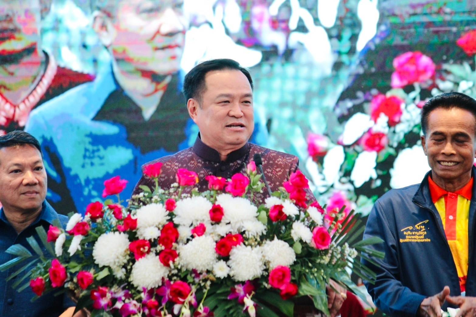 พช.นครพนม ร่วมพิธีเปิดงานประเพณีมหกรรมเทศกาลปลาลุ่มน้ำสงคราม ครั้งที่ 21