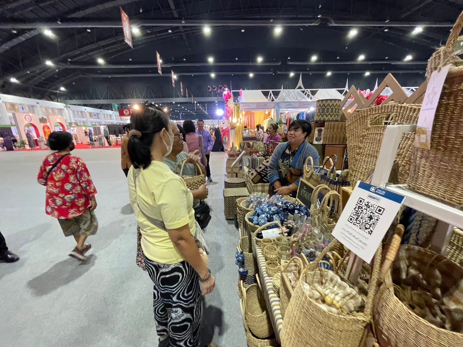 นครพนม ร่วมพิธีเปิดงาน OTOP CITY 2024 “Happy Market มอบความสุข ด้วยของขวัญล้ำค่า จากภูมิปัญญาไทย” สุดยิ่งใหญ่อลังการ