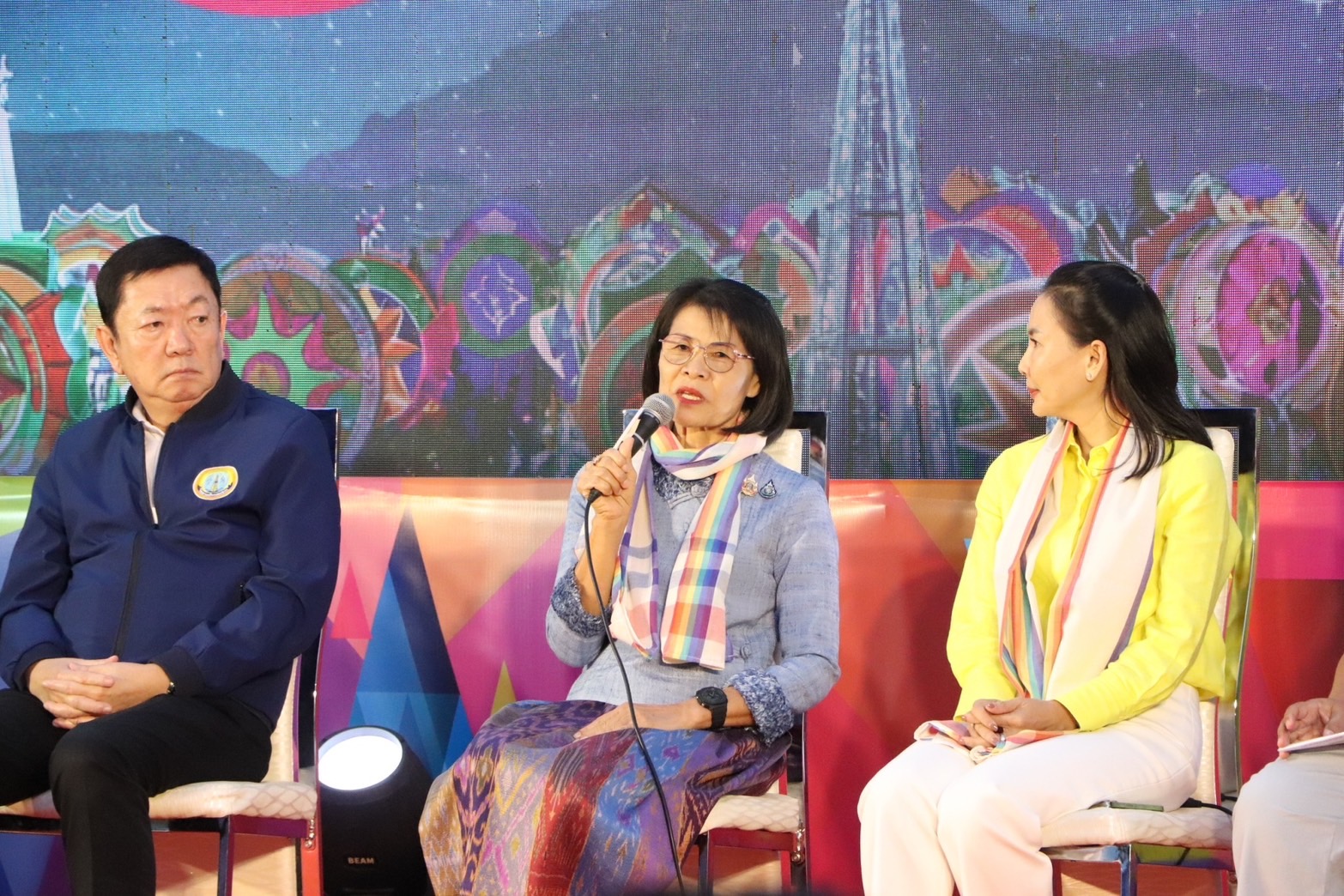 พช.นครพนม ร่วมเป็นเกียรติในงานแถลงข่าว ในการจัดงาน Nakhonphanom Winter Fastival ประจำปี 2568 และงานประเพณีแห่ดาวคริสต์มาสนครพนม “ชมดาวที่หนองแสง”