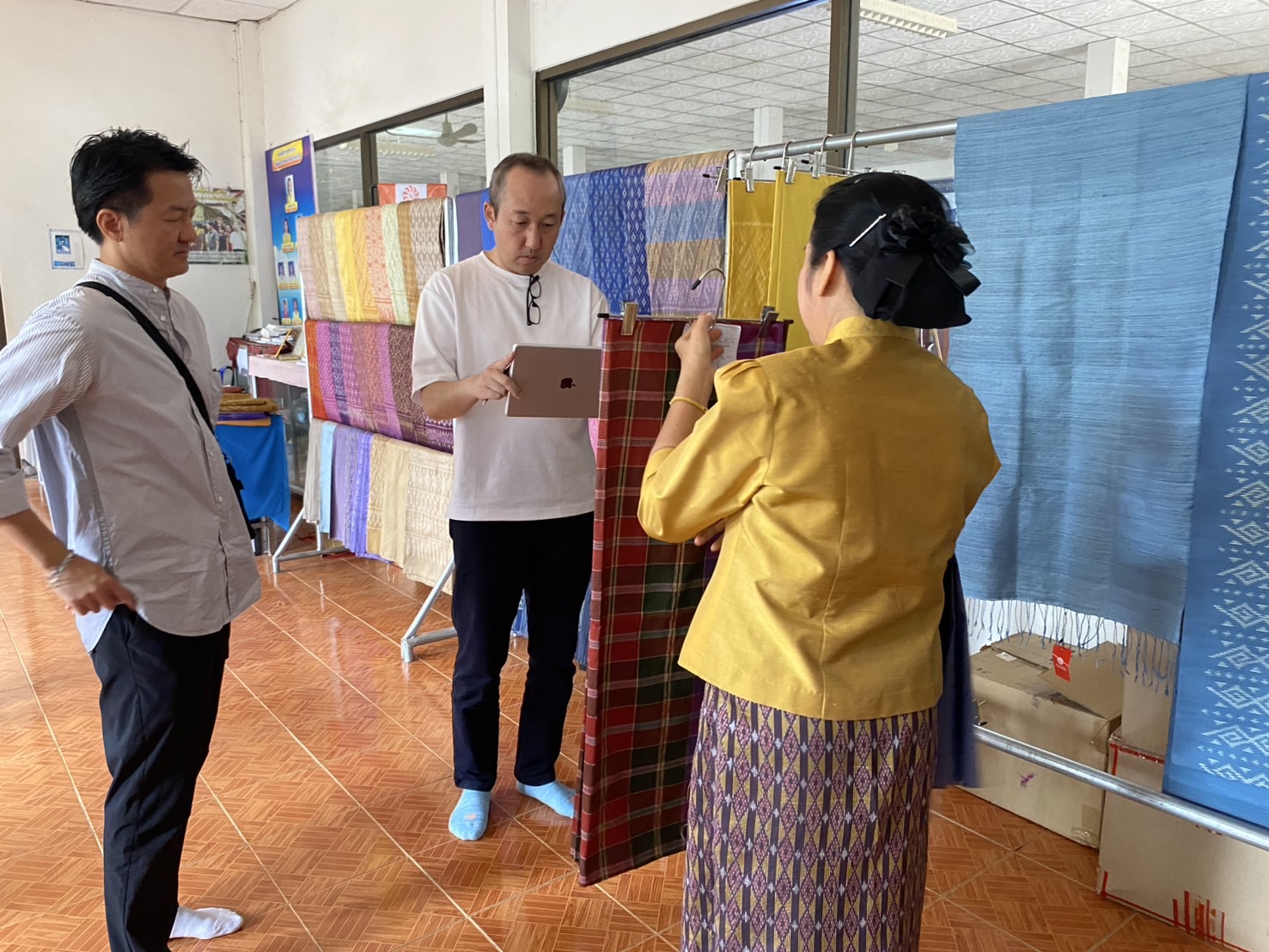 พช.นครพนม ร่วมลงพื้นที่ติดตามโครงการสืบสานพระราชปณิธาน “นาหว้าโมเดล”