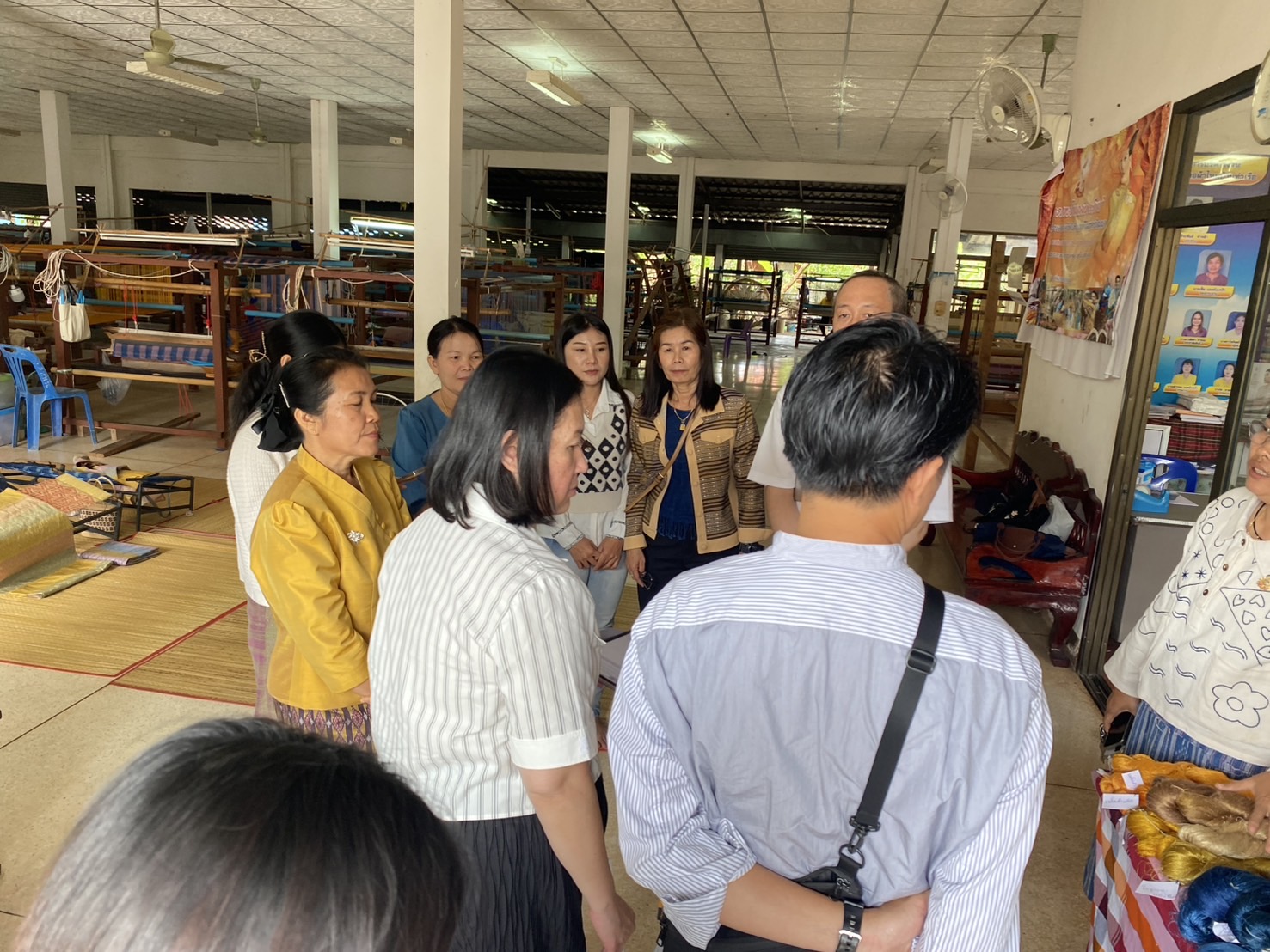 พช.นครพนม ร่วมลงพื้นที่ติดตามโครงการสืบสานพระราชปณิธาน “นาหว้าโมเดล”