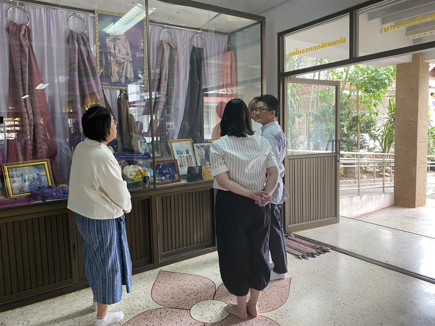 พช.นครพนม ร่วมลงพื้นที่ติดตามโครงการสืบสานพระราชปณิธาน “นาหว้าโมเดล”