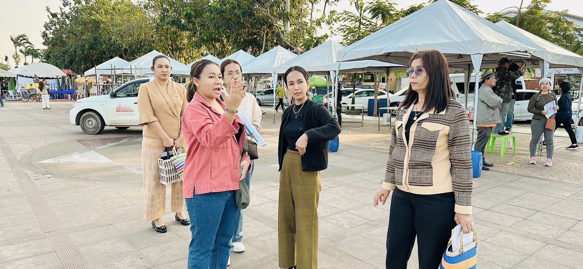 พช.นครพนม ติดตามการเตรียมความพร้อมการจัดสถานที่การจัดงานทดสอบตลาดของผู้รับจ้าง ตามโครงการพัฒนาผลิตภัณฑ์อาหารเพื่อสุขภาพด้วยนวัตกรรมอย่างครบวงจรภายใต้ BCG โมเดล