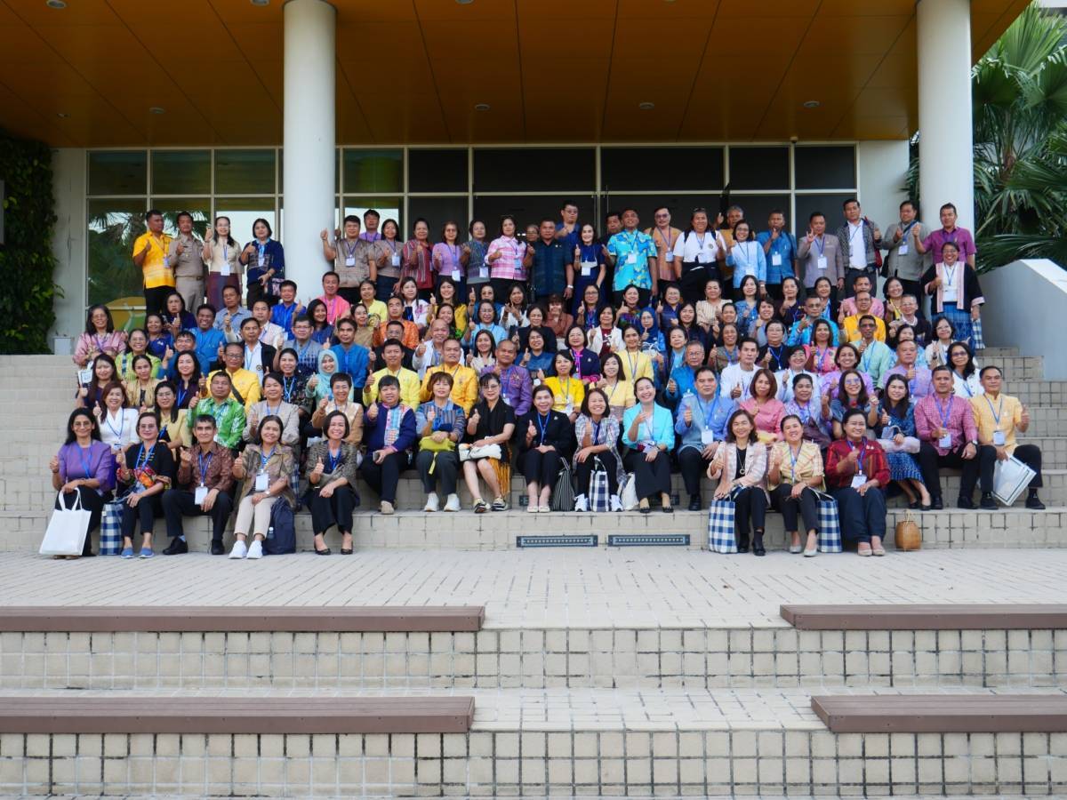 พช.นครพนม ร่วมโครงการฝึกอบรมหลักสูตรเสริมสมรรถนะผู้อำนวยการกลุ่มงาน สำนักงานพัฒนาชุมชนจังหวัดและส่วนกลาง