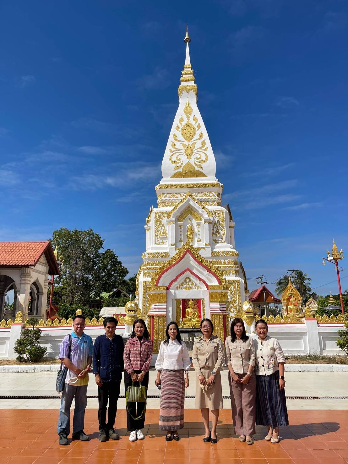 พช.นครพนม ลงพื้นที่ติดตามการขับเคลื่อนงาน “ผ้าไทยใส่ให้สนุก” พร้อมพบปะเยี่ยมเยียนให้กำลังใจ กลุ่มทอผ้า “นาหว้าโมเดล”