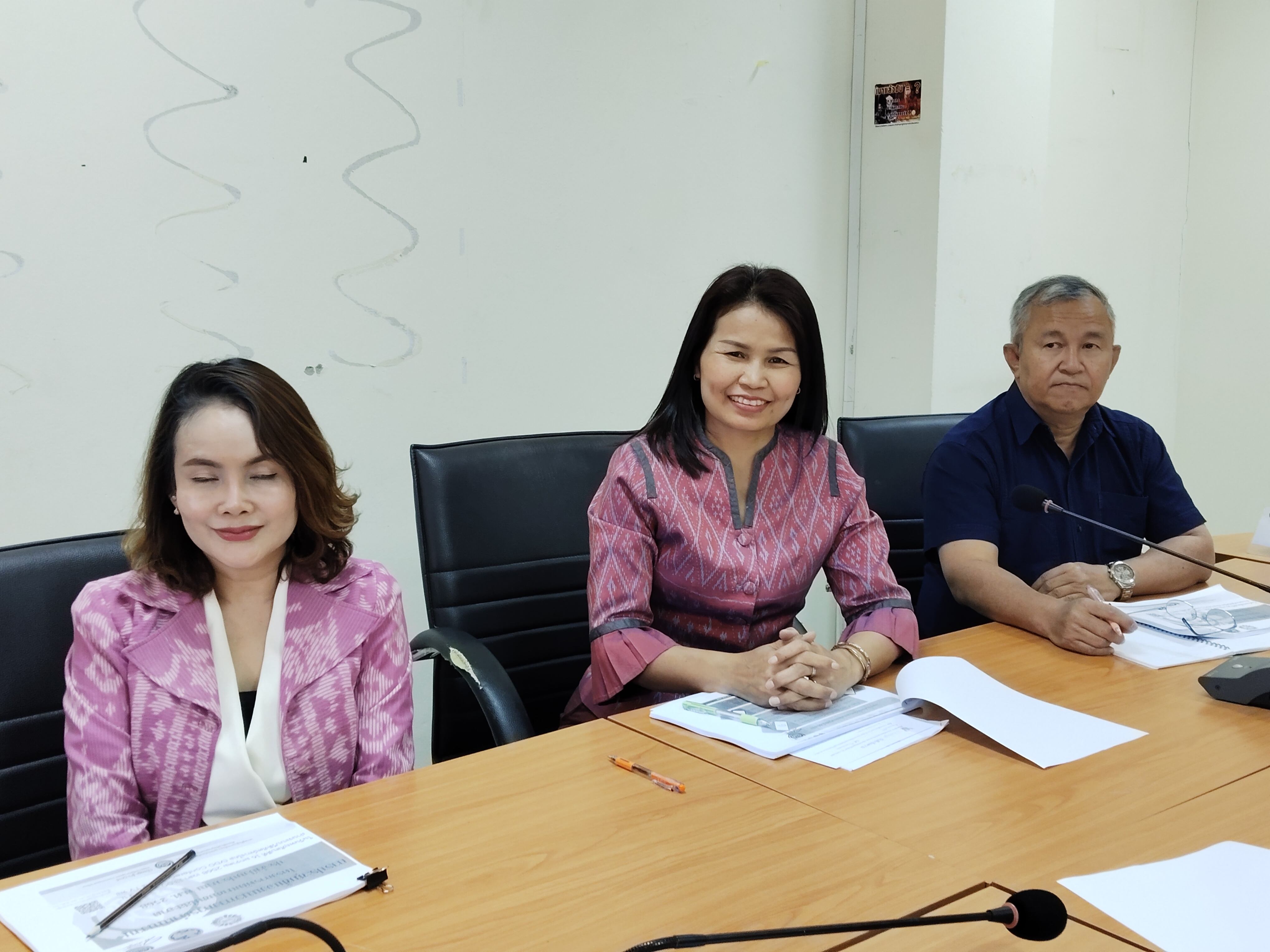 พช.นครพนม รับฟังแนวทางการดำเนินงานโครงการพัฒนาชุมชนใสสะอาด ประจำปีงบประมาณ พ.ศ. 2568 ยึดหลักความโปร่งใสและสามารถตรวจสอบได้ และยึดหลักคุณธรรม “พอเพียง วินัย สุจริต จิตอาสา กตัญญู