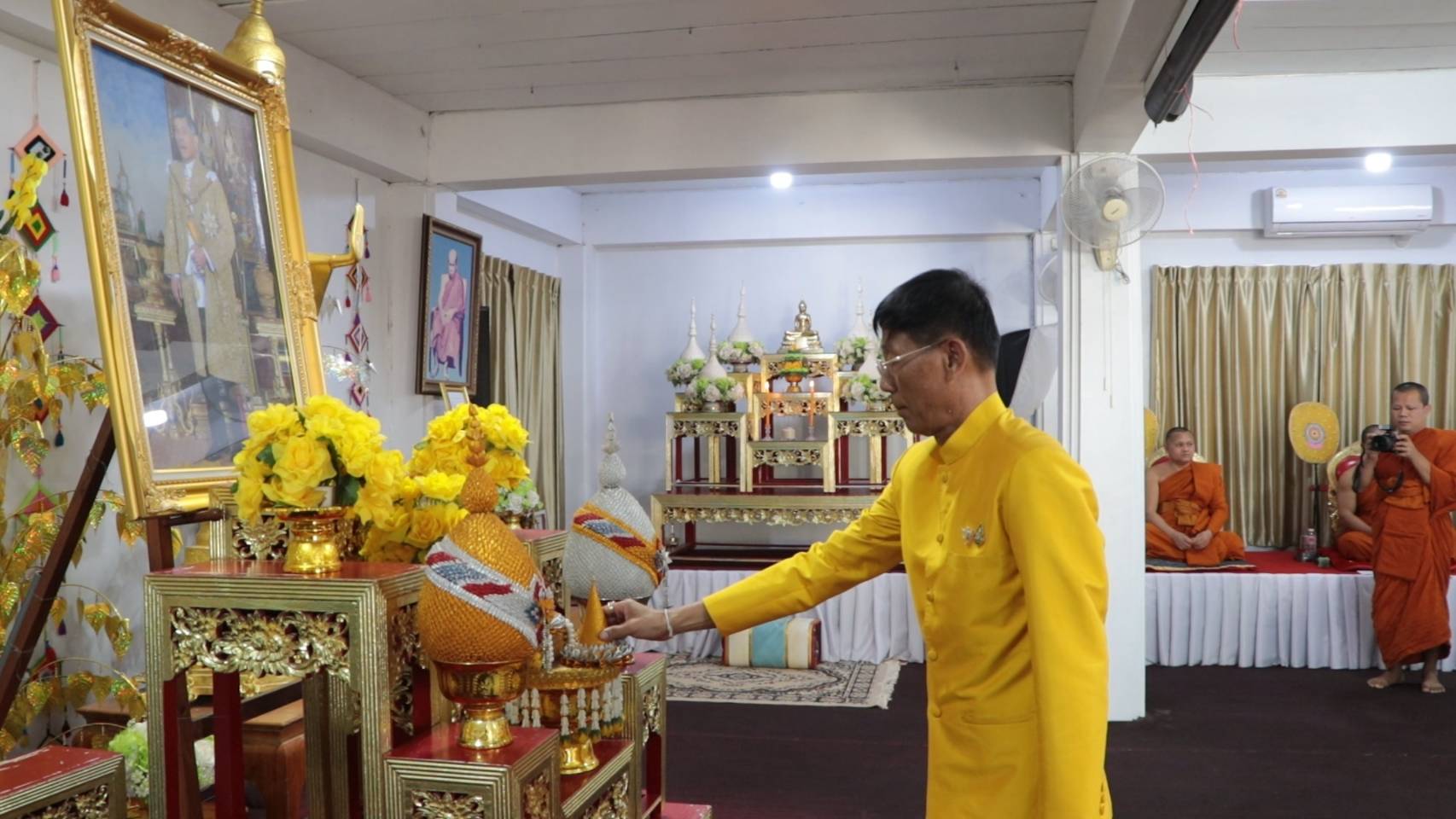 พช.นครพนม เข้าร่วมพิธีเจริญพระพุทธมนต์เฉลิมพระเกียรติถวายพระพรชัยมงคลแด่ พระบาทสมเด็จพระเจ้าอยู่หัว