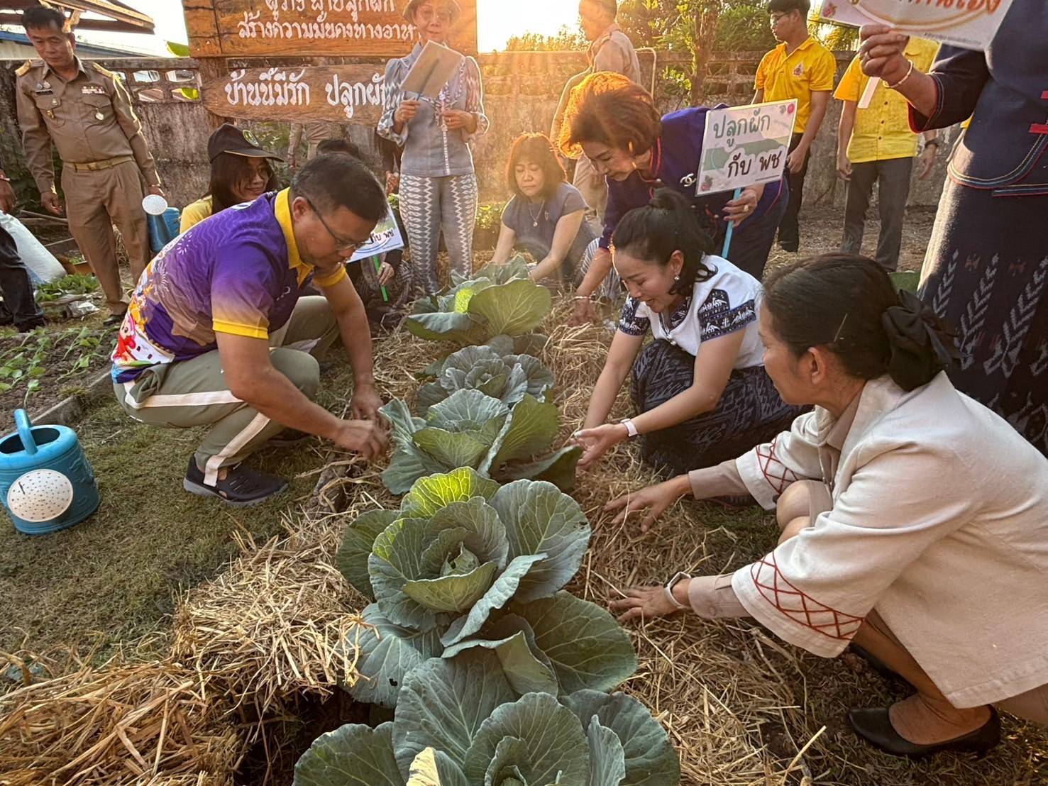 ผู้ว่าฯ นครพนม น้อมนำแนวพระราชดำริของสมเด็จพระกนิษฐาธิราชเจ้า กรมสมเด็จพระเทพรัตนราชสุดาฯ สยามบรมราชกุมารี สู่ปฏิบัติการปลูกผักสวนครัวเพื่อสร้างความมั่นคงทางอาหาร ประจำปีงบประมาณ พ.ศ. 2568 (THE CONCEPTS OF CHANGE FOR 5 G) “ปรับเปลี่ยนดี ชีวีมีสุข”