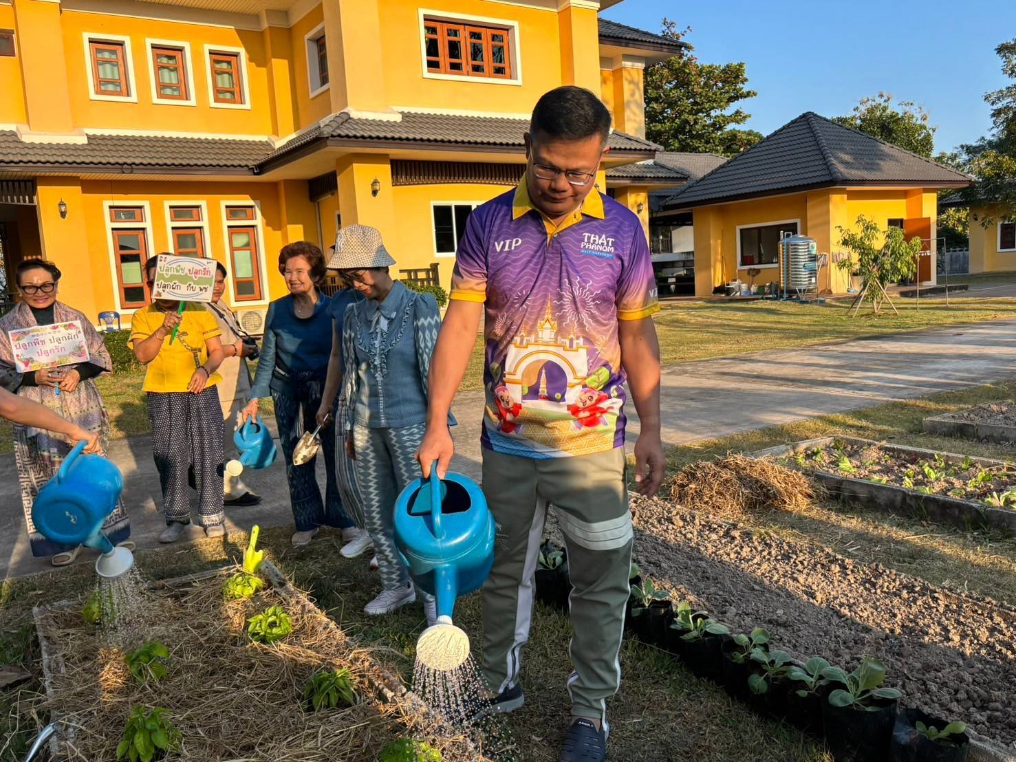 ผู้ว่าฯ นครพนม น้อมนำแนวพระราชดำริของสมเด็จพระกนิษฐาธิราชเจ้า กรมสมเด็จพระเทพรัตนราชสุดาฯ สยามบรมราชกุมารี สู่ปฏิบัติการปลูกผักสวนครัวเพื่อสร้างความมั่นคงทางอาหาร ประจำปีงบประมาณ พ.ศ. 2568 (THE CONCEPTS OF CHANGE FOR 5 G) “ปรับเปลี่ยนดี ชีวีมีสุข”