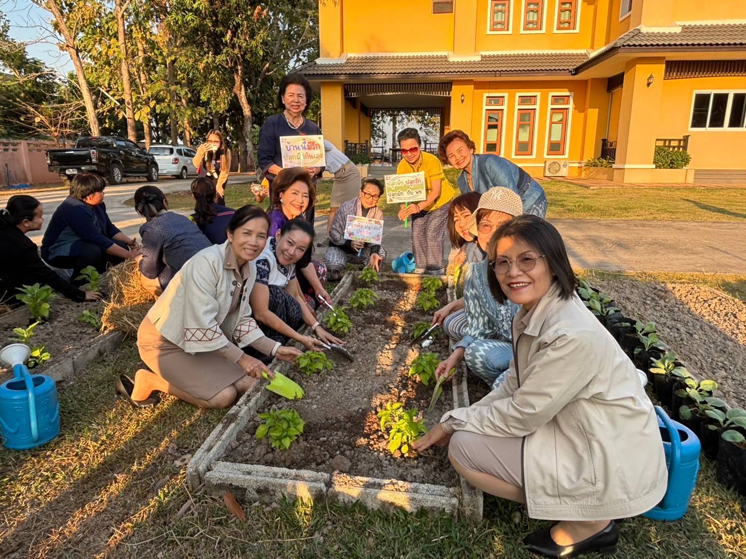 ผู้ว่าฯ นครพนม น้อมนำแนวพระราชดำริของสมเด็จพระกนิษฐาธิราชเจ้า กรมสมเด็จพระเทพรัตนราชสุดาฯ สยามบรมราชกุมารี สู่ปฏิบัติการปลูกผักสวนครัวเพื่อสร้างความมั่นคงทางอาหาร ประจำปีงบประมาณ พ.ศ. 2568 (THE CONCEPTS OF CHANGE FOR 5 G) “ปรับเปลี่ยนดี ชีวีมีสุข”