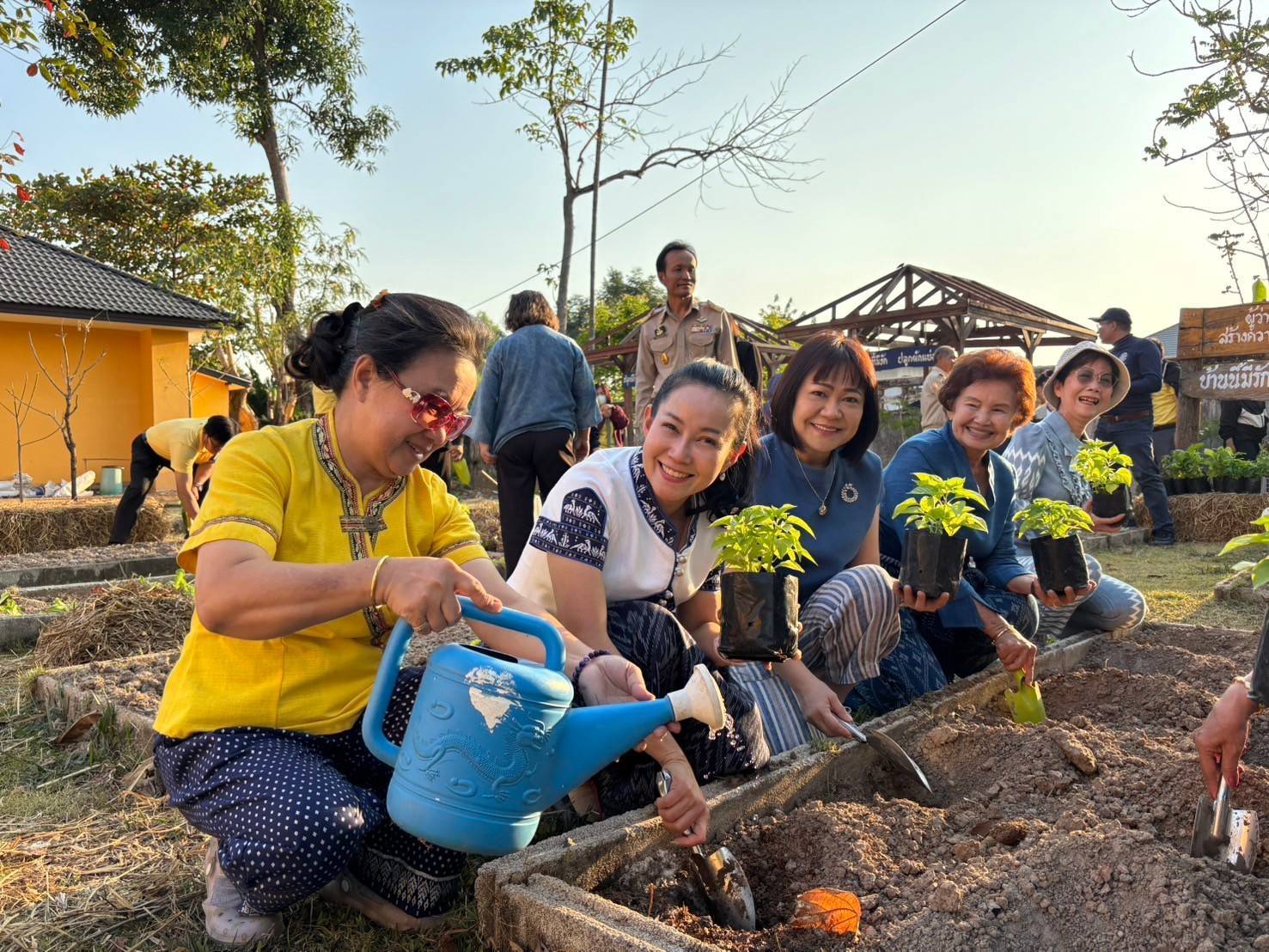 ผู้ว่าฯ นครพนม น้อมนำแนวพระราชดำริของสมเด็จพระกนิษฐาธิราชเจ้า กรมสมเด็จพระเทพรัตนราชสุดาฯ สยามบรมราชกุมารี สู่ปฏิบัติการปลูกผักสวนครัวเพื่อสร้างความมั่นคงทางอาหาร ประจำปีงบประมาณ พ.ศ. 2568 (THE CONCEPTS OF CHANGE FOR 5 G) “ปรับเปลี่ยนดี ชีวีมีสุข”