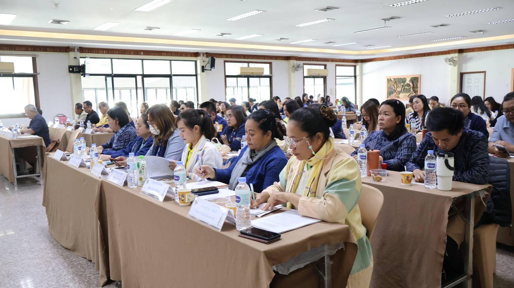 พช.นครพนม ประชุมมอบนโยบายและแนวทางการขับเคลื่อนงานพัฒนาชุมชน สำนักงานพัฒนาชุมชนจังหวัดนครพนม ปี 2568