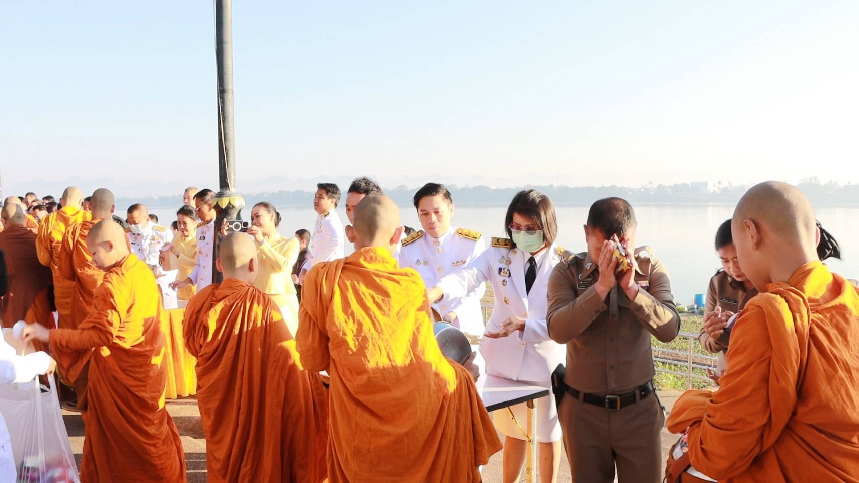 ผู้ว่าฯ นครพนม นำประกอบพิธีเจริญพระพุทธมนต์ ทำบุญตักบาตร และพิธีทางศาสนามหามงคลถวายพระราชกุศล เฉลิมพระเกียรติพระบาทสมเด็จพระเจ้าอยู่หัวเนื่องในโอกาสพระราชพิธีสมมงคลพระชนมายุเท่าพระบาทสมเด็จพระพุทธยอดฟ้าจุฬาโลกมหาราช สมเด็จพระปฐมบรมกษัตริยาธิราชแห่งพระราชวงศ์จักรี พุทธศักราช 2568