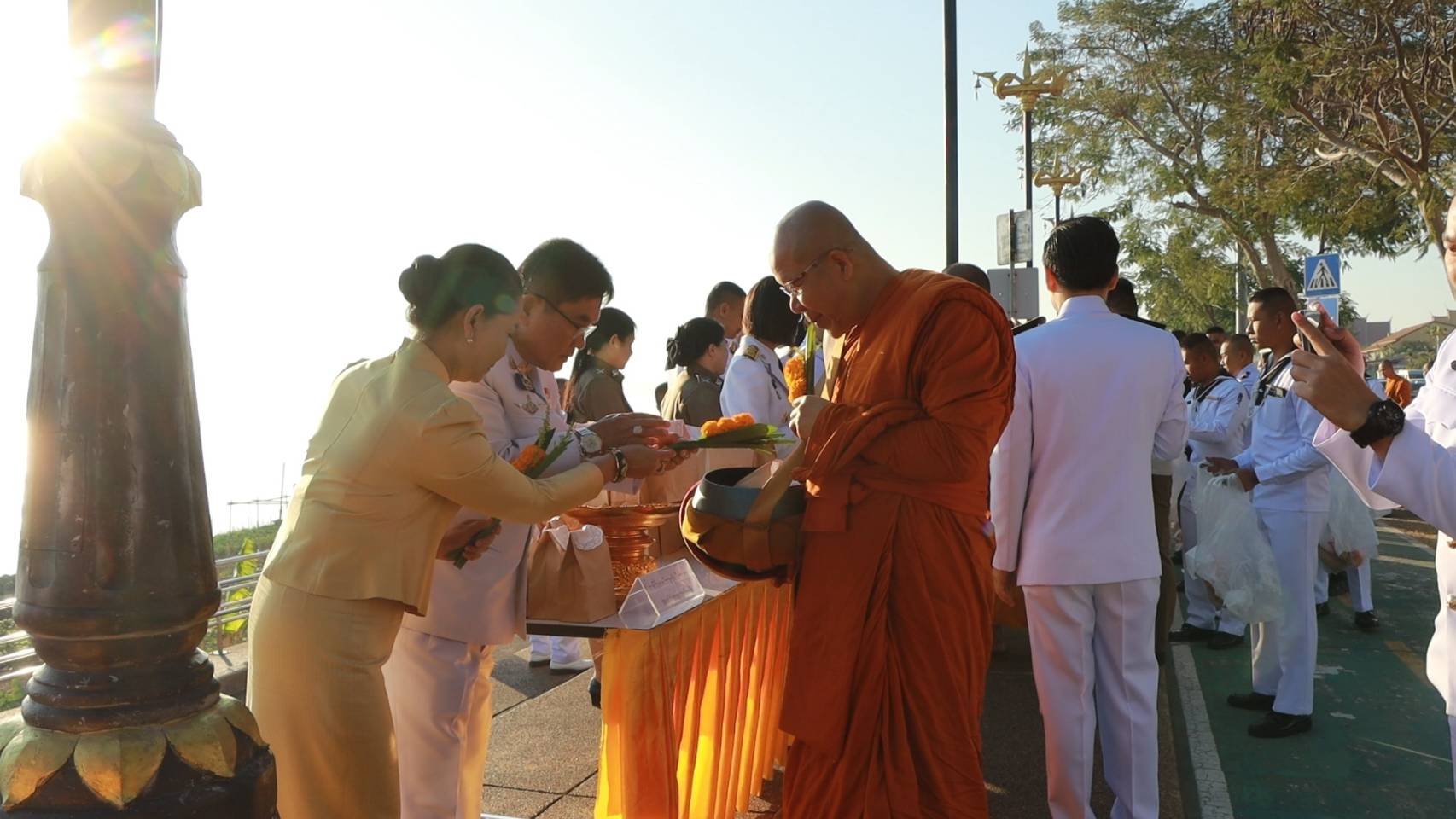 ผู้ว่าฯ นครพนม นำประกอบพิธีเจริญพระพุทธมนต์ ทำบุญตักบาตร และพิธีทางศาสนามหามงคลถวายพระราชกุศล เฉลิมพระเกียรติพระบาทสมเด็จพระเจ้าอยู่หัวเนื่องในโอกาสพระราชพิธีสมมงคลพระชนมายุเท่าพระบาทสมเด็จพระพุทธยอดฟ้าจุฬาโลกมหาราช สมเด็จพระปฐมบรมกษัตริยาธิราชแห่งพระราชวงศ์จักรี พุทธศักราช 2568