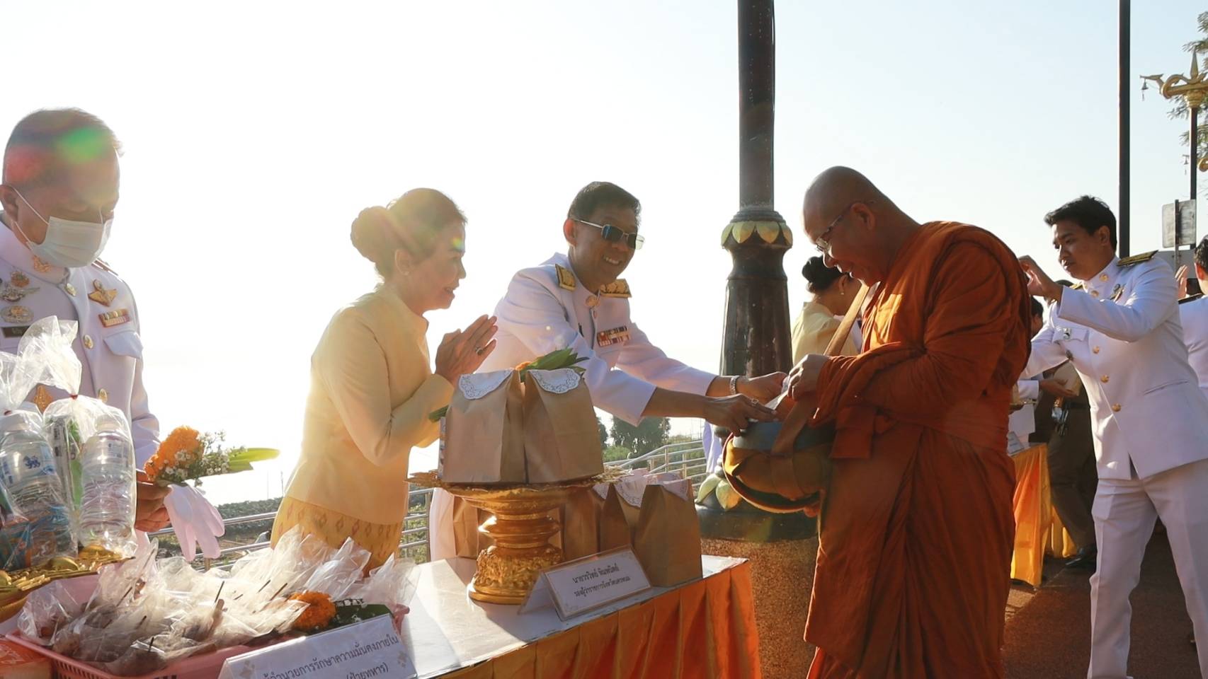 ผู้ว่าฯ นครพนม นำประกอบพิธีเจริญพระพุทธมนต์ ทำบุญตักบาตร และพิธีทางศาสนามหามงคลถวายพระราชกุศล เฉลิมพระเกียรติพระบาทสมเด็จพระเจ้าอยู่หัวเนื่องในโอกาสพระราชพิธีสมมงคลพระชนมายุเท่าพระบาทสมเด็จพระพุทธยอดฟ้าจุฬาโลกมหาราช สมเด็จพระปฐมบรมกษัตริยาธิราชแห่งพระราชวงศ์จักรี พุทธศักราช 2568
