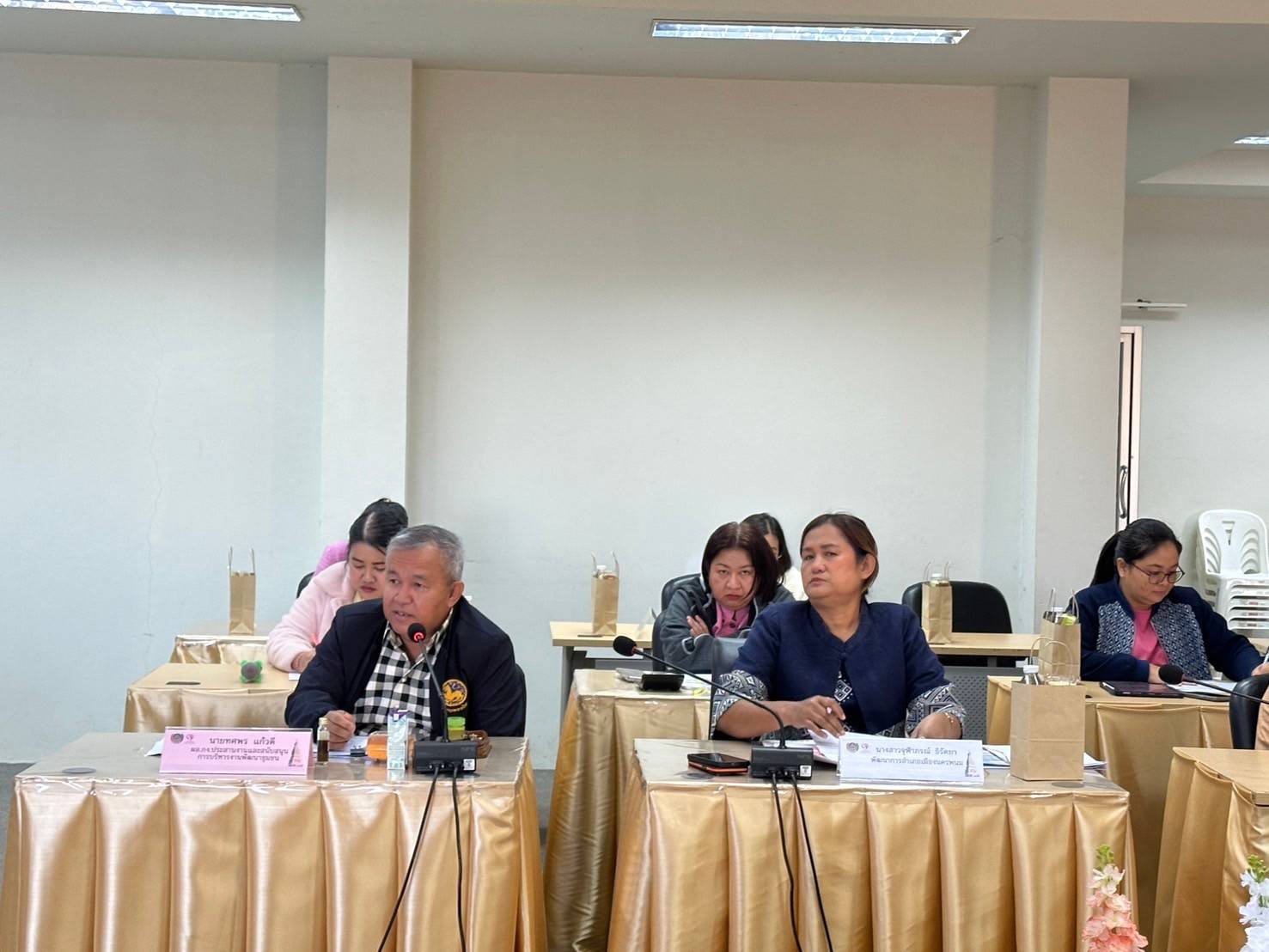ผู้ตรวจราชการกรม (นางนวลจันทร์ ศรีมงคล) ปฏิบัติหน้าที่ผู้อำนวยการศูนย์ศึกษาและพัฒนาชุมชนอุบลราชธานี เติมเต็มองค์ความรู้การบริหารจัดการหนี้กองทุนพัฒนาบทบาทสตรีจังหวัดนครพนม สู่เป้าหมายลดหนี้เกินกำหนดชำระให้คงเหลือต่ำกว่าร้อยละ 5