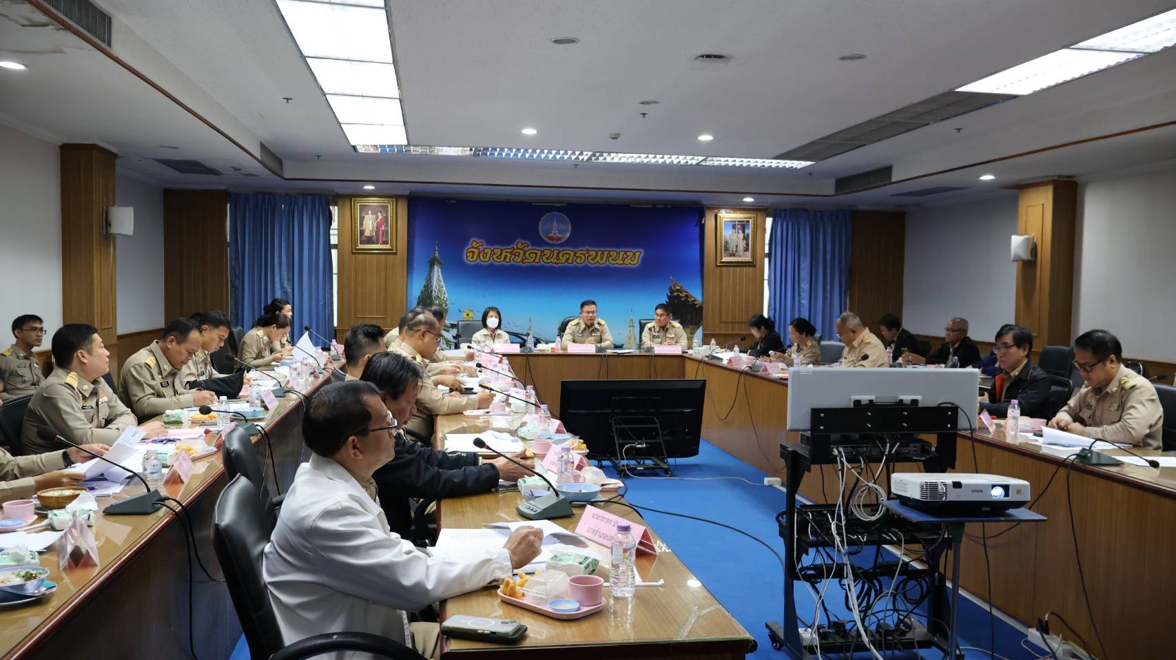 พช.นครพนม ร่วมการประชุมผู้ว่าราชการจังหวัด รองผู้ว่าราชการจังหวัด หัวหน้าส่วนราชการสังกัดกระทรวงมหาดไทย และนายอำเภอ ในการขับเคลื่อนการพัฒนาและดูแลความเป็นอยู่ของประชาชน