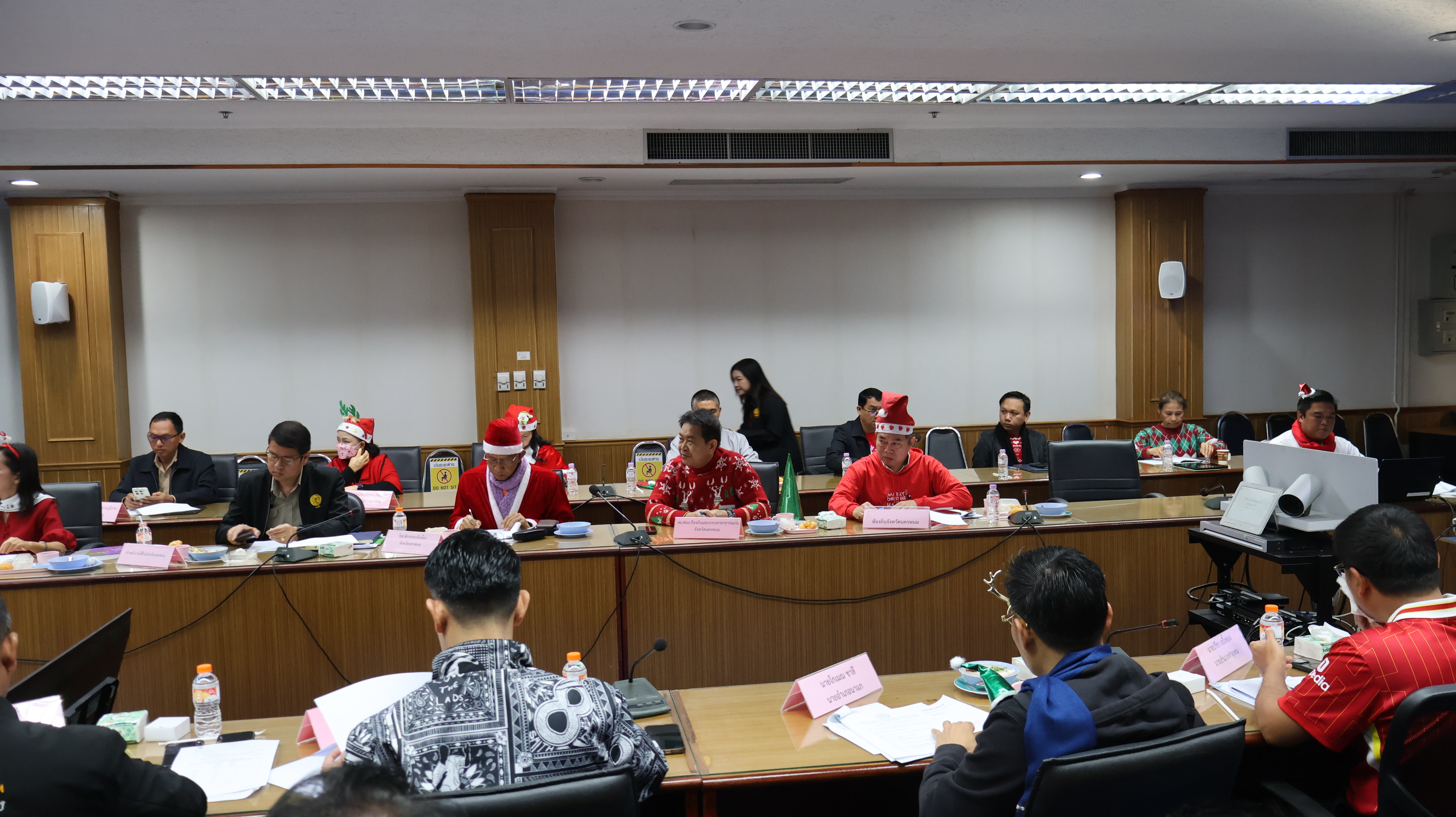 พช.นครพนม ร่วมการประชุมผู้ว่าราชการจังหวัด รองผู้ว่าราชการจังหวัด หัวหน้าส่วนราชการสังกัดกระทรวงมหาดไทย และนายอำเภอ ในการขับเคลื่อนการพัฒนาและดูแลความเป็นอยู่ของประชาชน