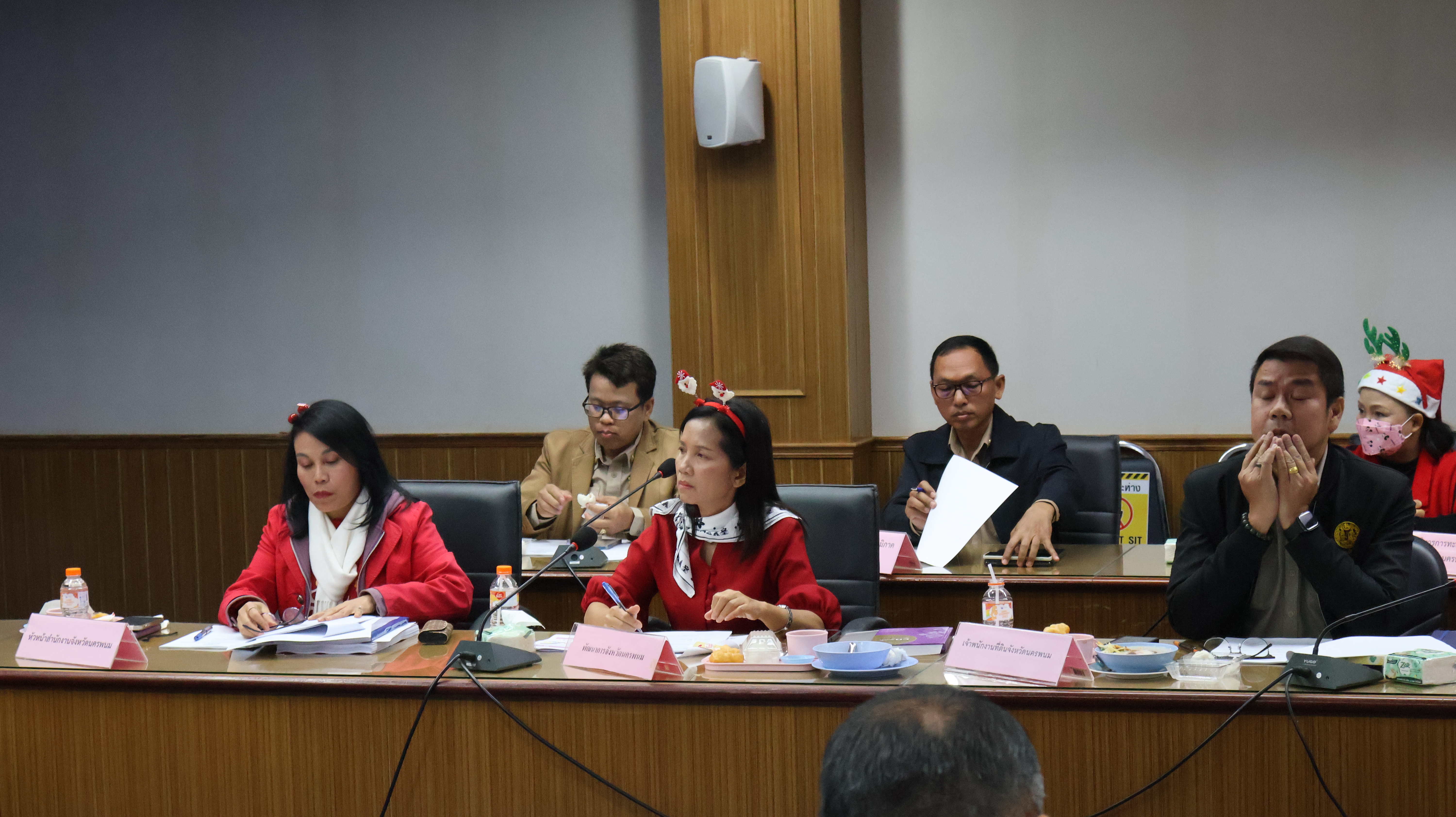 พช.นครพนม ร่วมการประชุมผู้ว่าราชการจังหวัด รองผู้ว่าราชการจังหวัด หัวหน้าส่วนราชการสังกัดกระทรวงมหาดไทย และนายอำเภอ ในการขับเคลื่อนการพัฒนาและดูแลความเป็นอยู่ของประชาชน