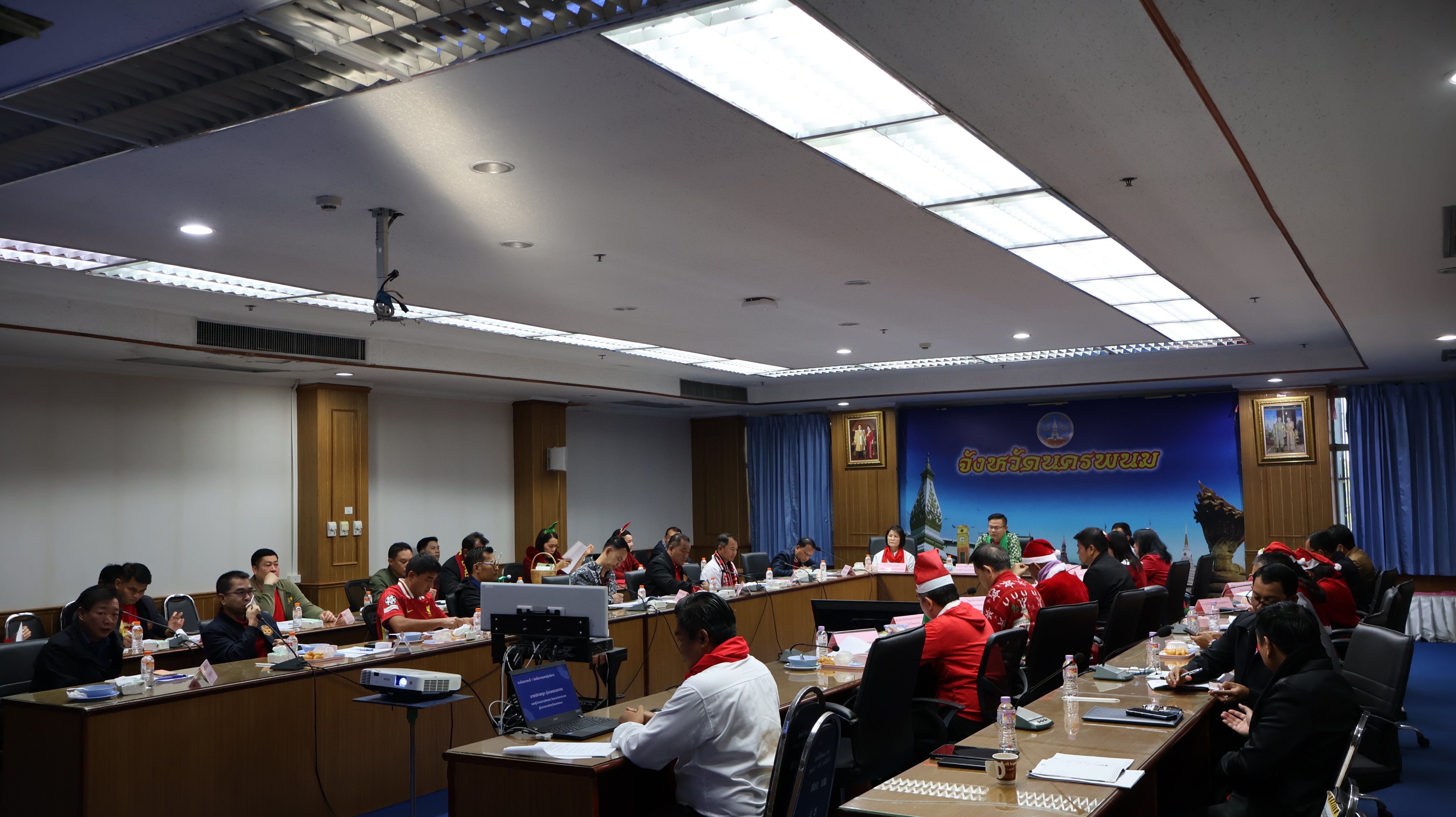 พช.นครพนม ร่วมการประชุมผู้ว่าราชการจังหวัด รองผู้ว่าราชการจังหวัด หัวหน้าส่วนราชการสังกัดกระทรวงมหาดไทย และนายอำเภอ ในการขับเคลื่อนการพัฒนาและดูแลความเป็นอยู่ของประชาชน