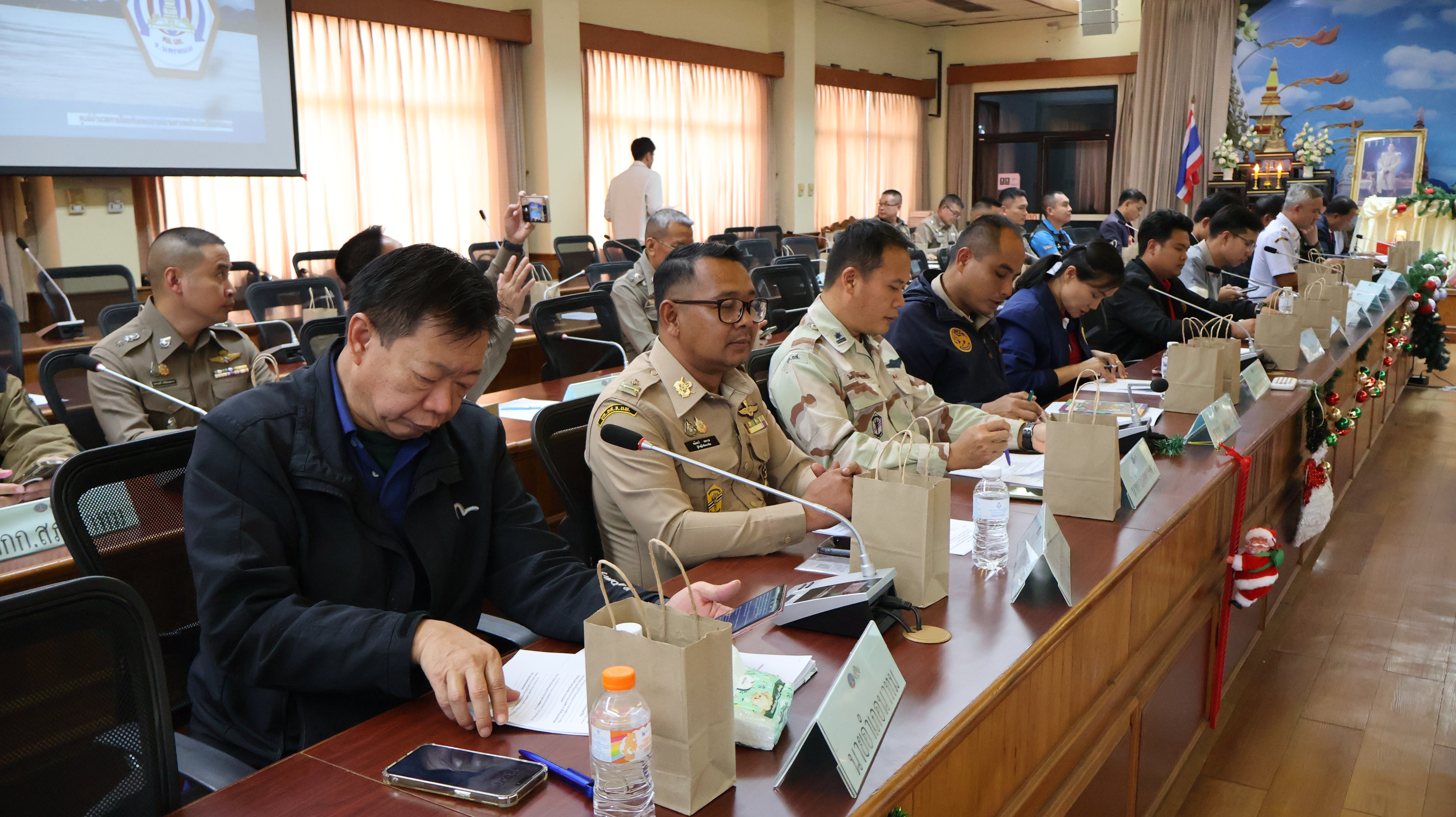 พช.นครพนม ร่วมประชุมคณะกรรมการศูนย์อำนวยการป้องกันและปราบปรามยาเสพติดจังหวัดนครพนม ประจำเดือนธันวาคม 2567