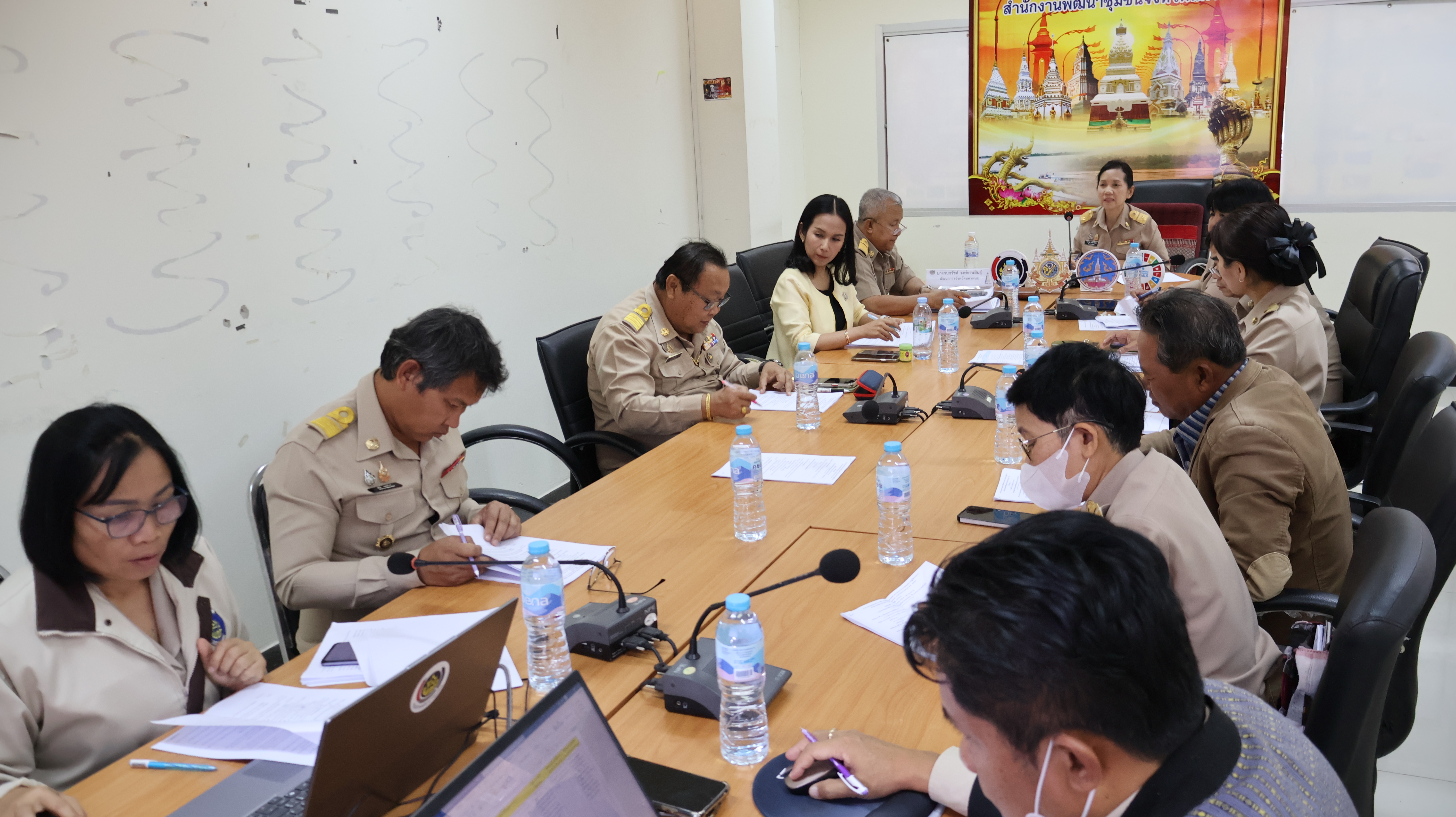 พช.นครพนม ประชุมคณะทำงานพิจารณาจัดทำข้อตกลงการปฏิบัติราชการและผลการประเมินผลการปฏิบัติราชการของข้าราชการสำนักงานพัฒนาชุมชนจังหวัดนครพนม ปีงบประมาณ พ.ศ. 2568