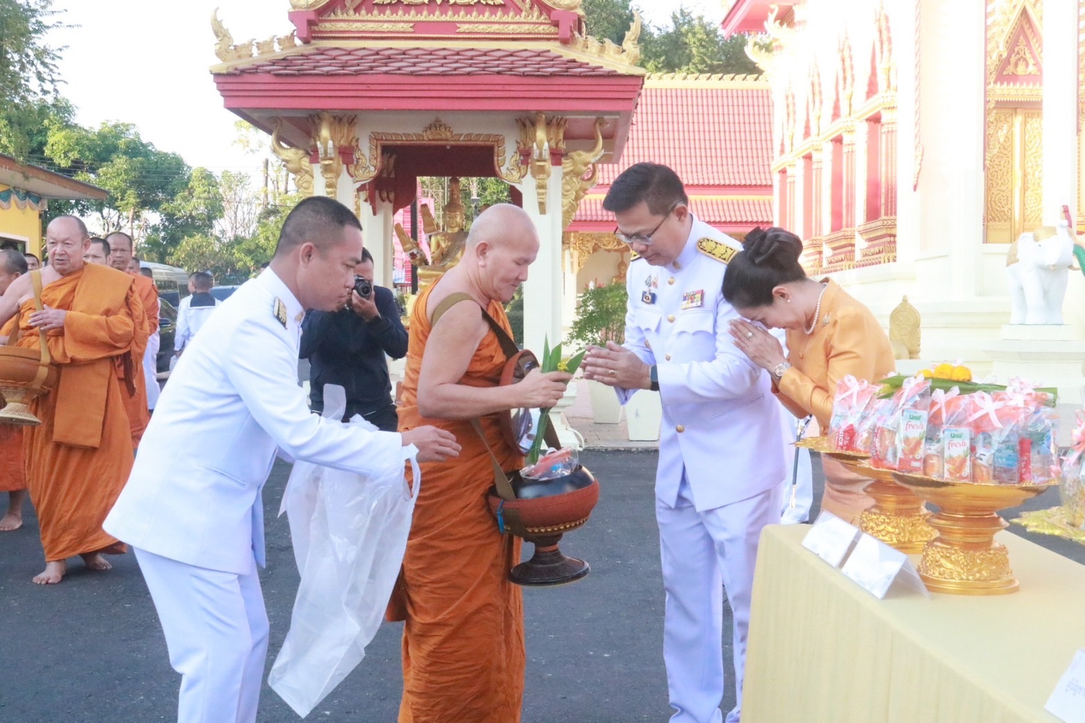 พช.นครพนม ร่วมพิธีเจริญพระพุทธมนต์และพิธีทำบุญตักบาตร เฉลิมพระเกียรติ สมเด็จพระเจ้าลูกเธอ เจ้าฟ้าสิริวัณณวรี นารีรัตนราชกัญญา เนื่องในโอกาสวันคล้ายวันประสูติ 8 มกราคม