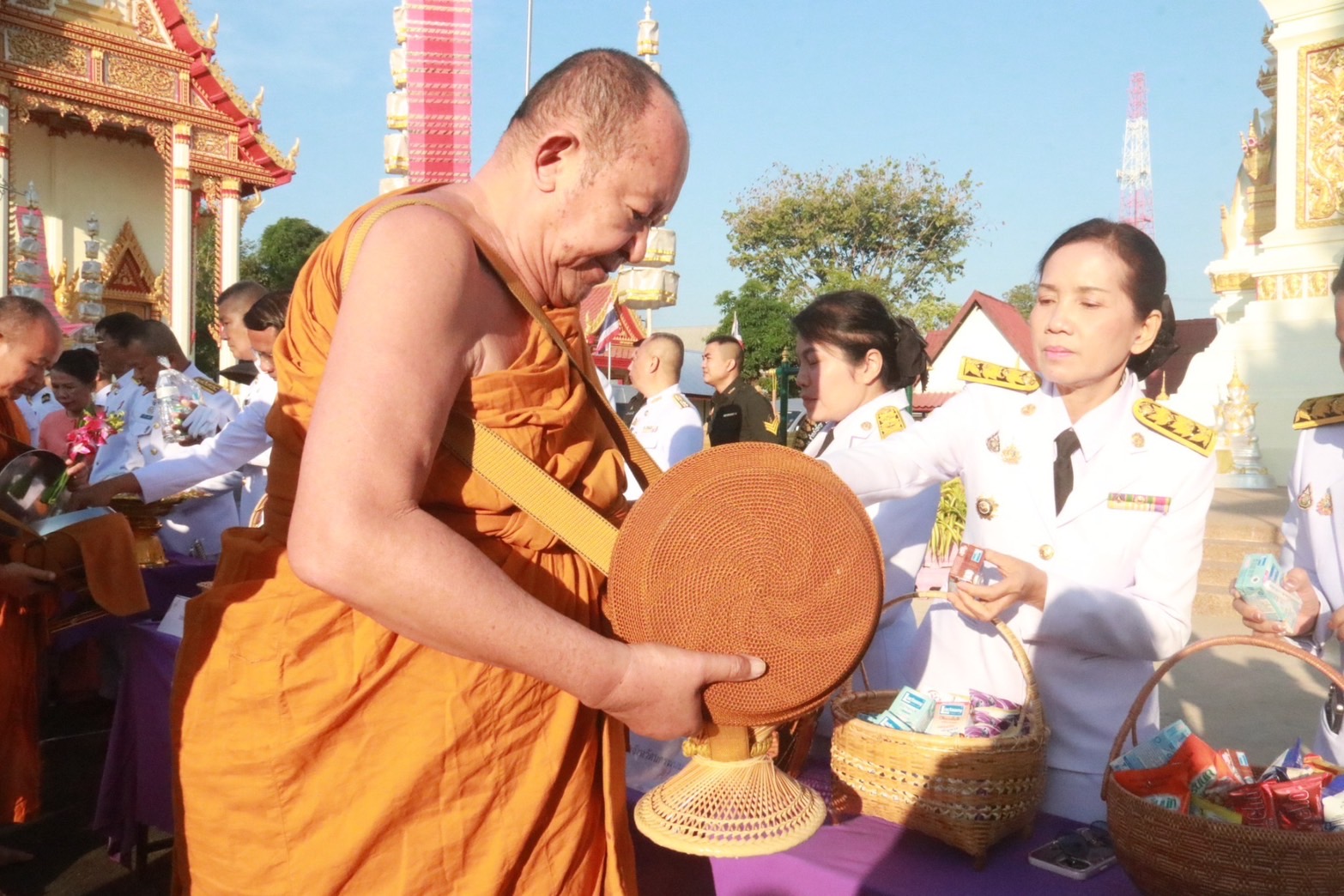 พช.นครพนม ร่วมพิธีเจริญพระพุทธมนต์และพิธีทำบุญตักบาตร เฉลิมพระเกียรติ สมเด็จพระเจ้าลูกเธอ เจ้าฟ้าสิริวัณณวรี นารีรัตนราชกัญญา เนื่องในโอกาสวันคล้ายวันประสูติ 8 มกราคม