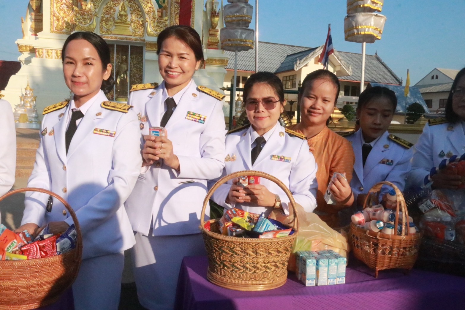 พช.นครพนม ร่วมพิธีเจริญพระพุทธมนต์และพิธีทำบุญตักบาตร เฉลิมพระเกียรติ สมเด็จพระเจ้าลูกเธอ เจ้าฟ้าสิริวัณณวรี นารีรัตนราชกัญญา เนื่องในโอกาสวันคล้ายวันประสูติ 8 มกราคม