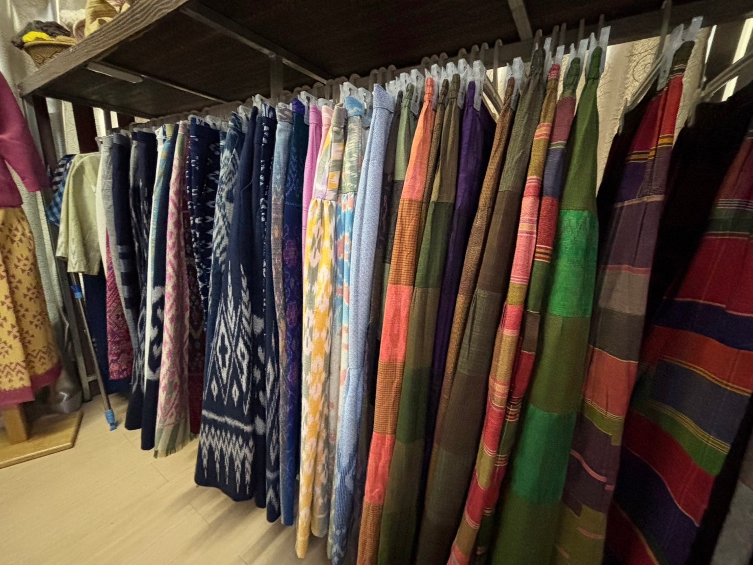 พช.นครพนม ติดตามกลุ่มผู้ผลิต ผู้ประกอบการ OTOP และเชิญชวนเข้าร่วมมาตรการ “EASY E-RECEIPT 2.0”