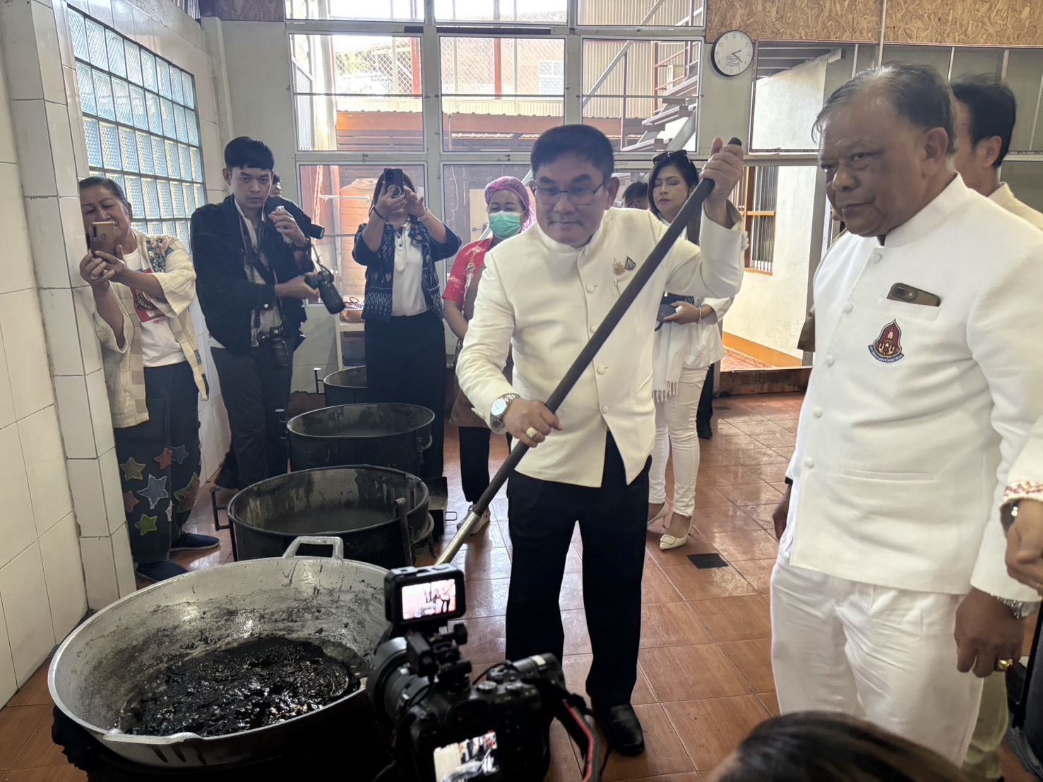 พช.นครพนมร่วมกิจกรรม“พาสายมูดูกะละแมโบราณนครพนมฯ พร้อมร่วมรับฟังการแถลงข่าวการจัดงานนมัสการองค์พระธาตุพนม“