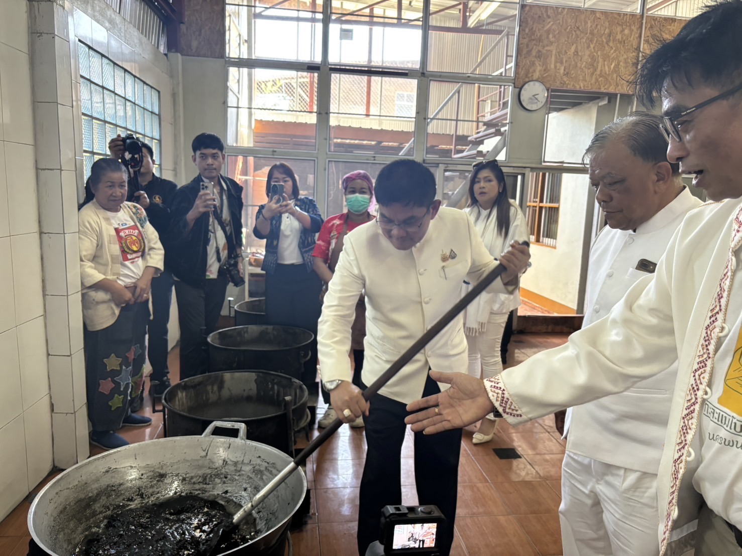 พช.นครพนมร่วมกิจกรรม“พาสายมูดูกะละแมโบราณนครพนมฯ พร้อมร่วมรับฟังการแถลงข่าวการจัดงานนมัสการองค์พระธาตุพนม“