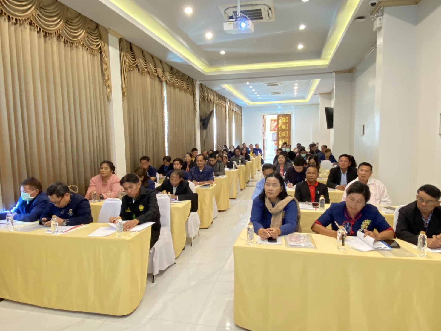 นครพนม เสริมสร้างทักษะคณะกรรมการบริหารศูนย์ประสานงานองค์การชุมชนระดับอำเภอในการแก้ไขปัญหาชุมชนด้วยแผนชุมชน