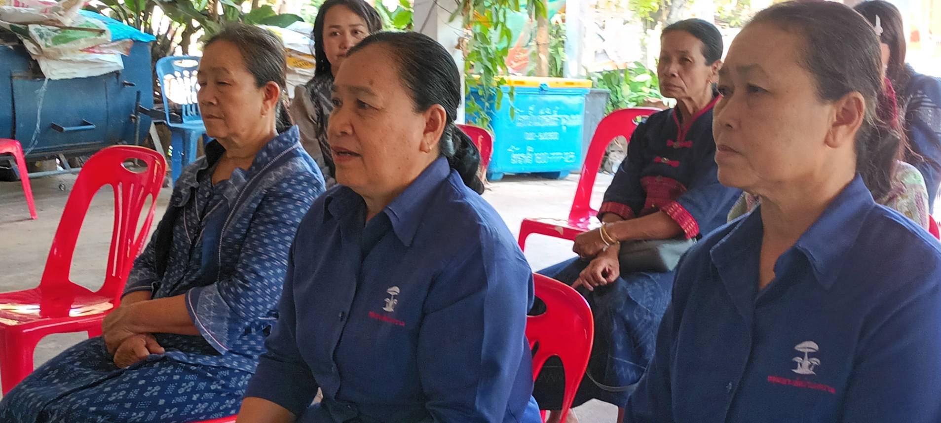 ผู้ตรวจราชการกรม ลงพื้นที่ตรวจติดตามผลการดำเนินงานกองทุนพัฒนาบทบาทสตรี กู้ยืมเงินทุนหมุนเวียนไปประกอบอาชีพ