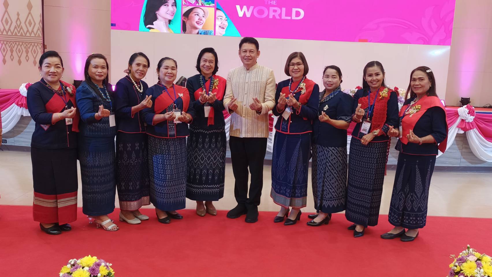 พช.นครพนม ร่วมโครงการเวทีร่วมคิด ร่วมสร้าง สานพลังสตรี 4 ภาค : เดินหน้าขับเคลื่อนกองทุนพัฒนาบทบาทสตรีสู่ความยั่งยืน