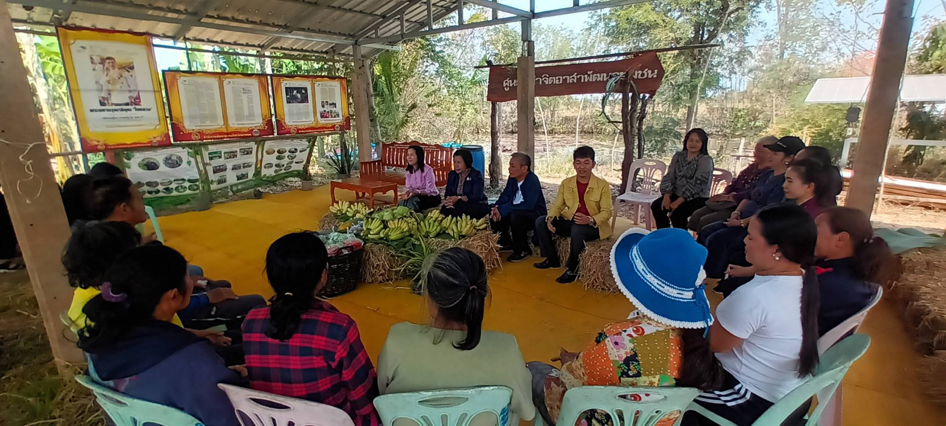 ผู้ตรวจราชการกรมลงพื้นที่ตรวจติดตามผลการดำเนินงานตามโครงการพัฒนาคุณภาพชีวิตตามหลักทฤษฎีใหม่ ประยุกต์สู่ “โคก หนอง นา “ อำเภอธาตุพนม จังหวัดนครพนม