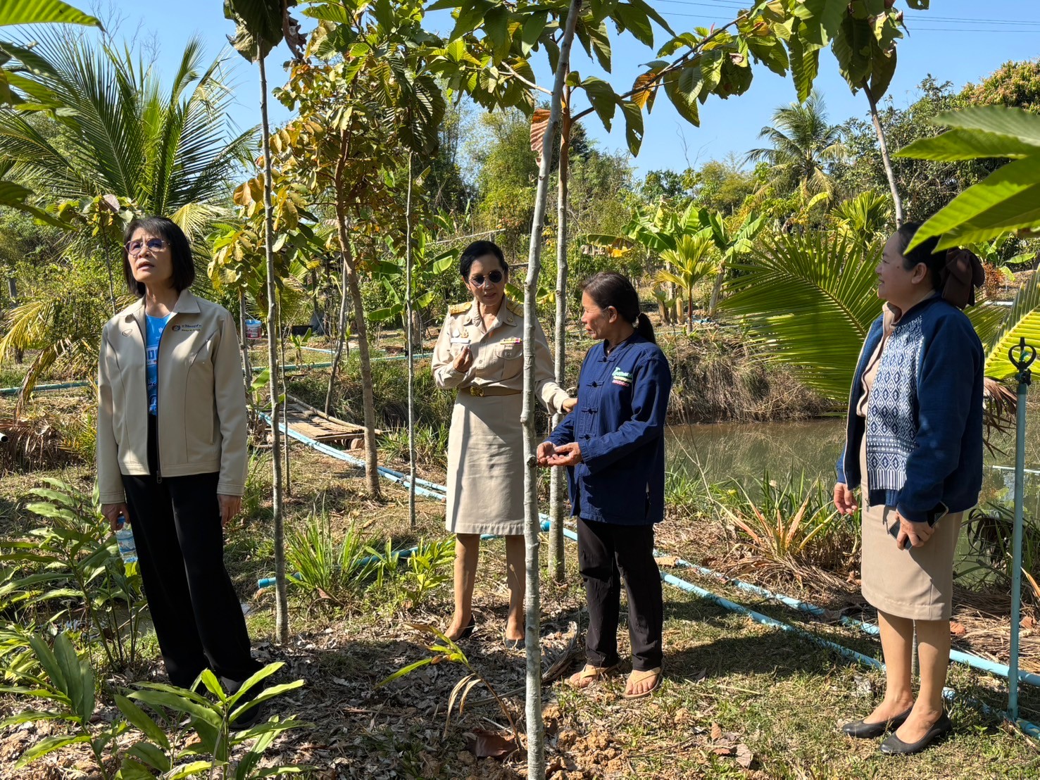 รองผู้ว่าฯ นครพนม ติดตามผลสำเร็จ “โครงการพัฒนาศูนย์เรียนรู้ทฤษฎีใหม่รูปแบบ โคก หนอง นา” พื้นที่อำเภอนาแก