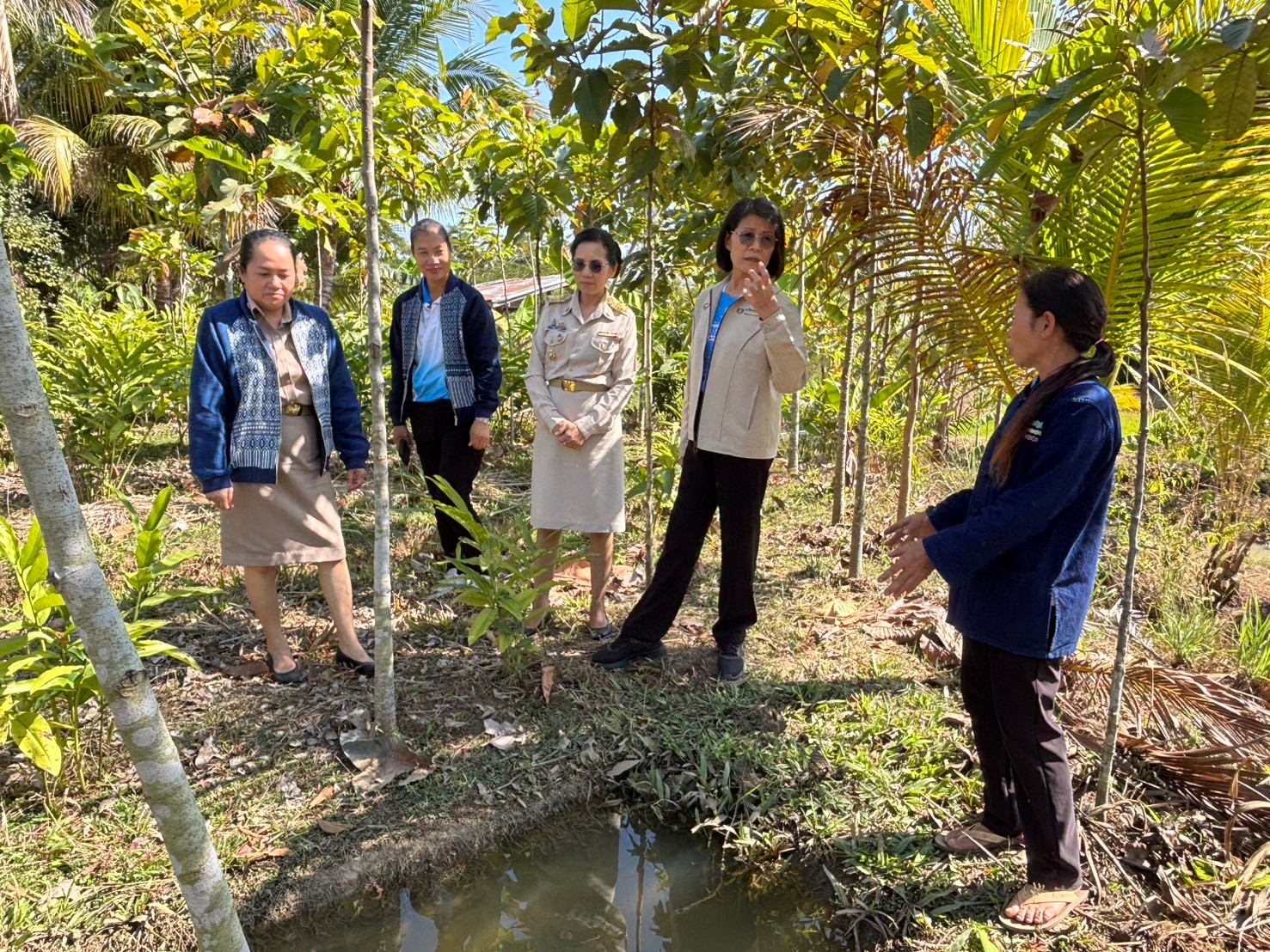 รองผู้ว่าฯ นครพนม ติดตามผลสำเร็จ “โครงการพัฒนาศูนย์เรียนรู้ทฤษฎีใหม่รูปแบบ โคก หนอง นา” พื้นที่อำเภอนาแก