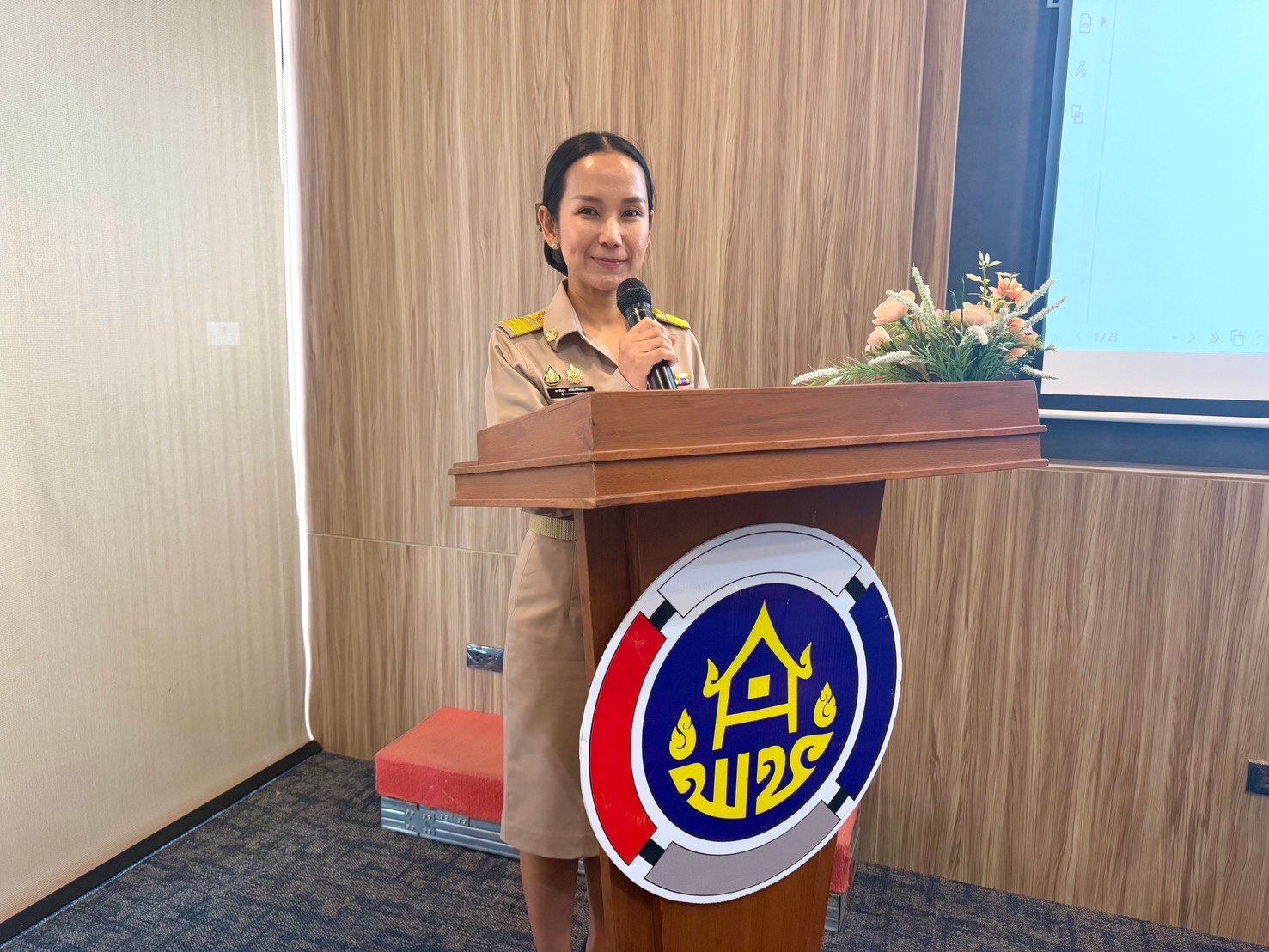 พช.นครพนม พัฒนาผลิตภัณฑ์ OTOP กลุ่มปรับตัวสู่การพัฒนา (Quadrant D) สู่คุณภาพมาตรฐาน