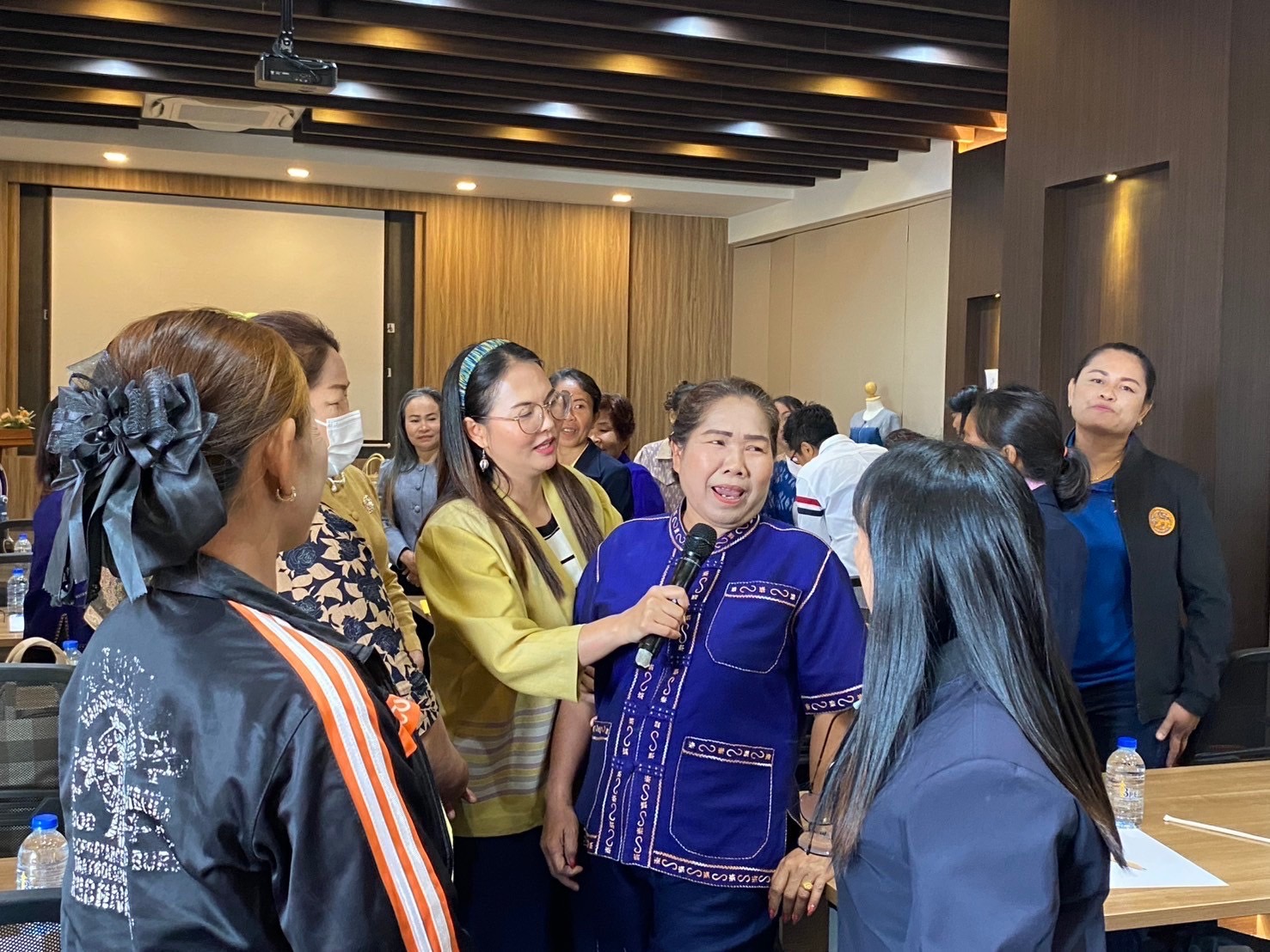 พช.นครพนม พัฒนาผลิตภัณฑ์ OTOP กลุ่มปรับตัวสู่การพัฒนา (Quadrant D) สู่คุณภาพมาตรฐาน