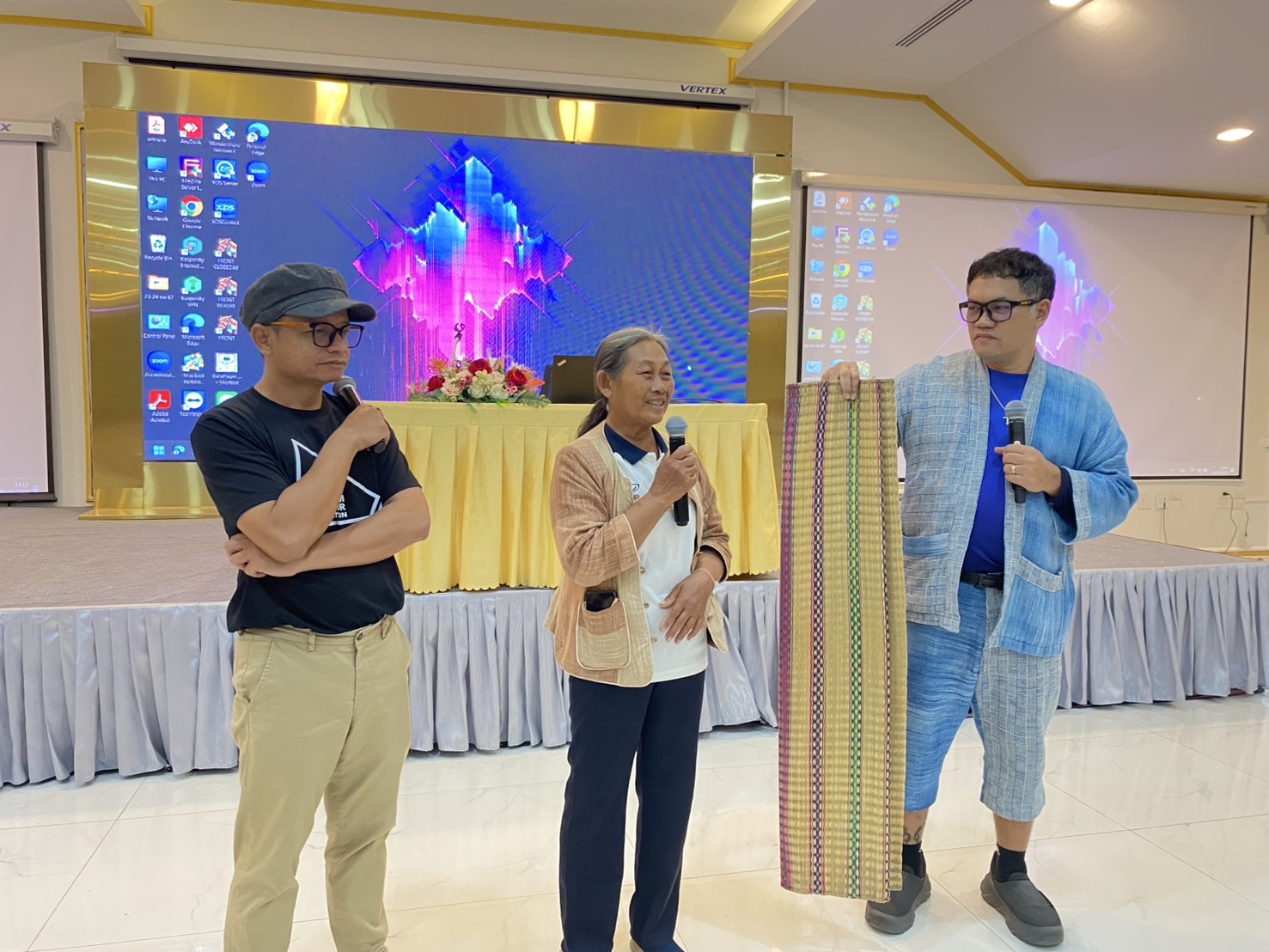 พช.นครพนม ส่งเสริมกระบวนการเครือข่ายองค์ความรู้ (Knowledge-Based OTOP : KBO)