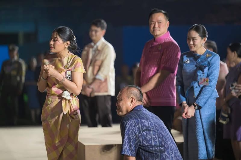 ผู้ว่าฯ นครพนม ร่วมเฝ้ารับเสด็จสมเด็จพระเจ้าลูกเธอ เจ้าฟ้าสิริวัณณวรี นารีรัตนราชกัญญา ในโอกาสเสด็จไปทอดพระเนตรงาน “COLORS OF BURIRAM 2025”