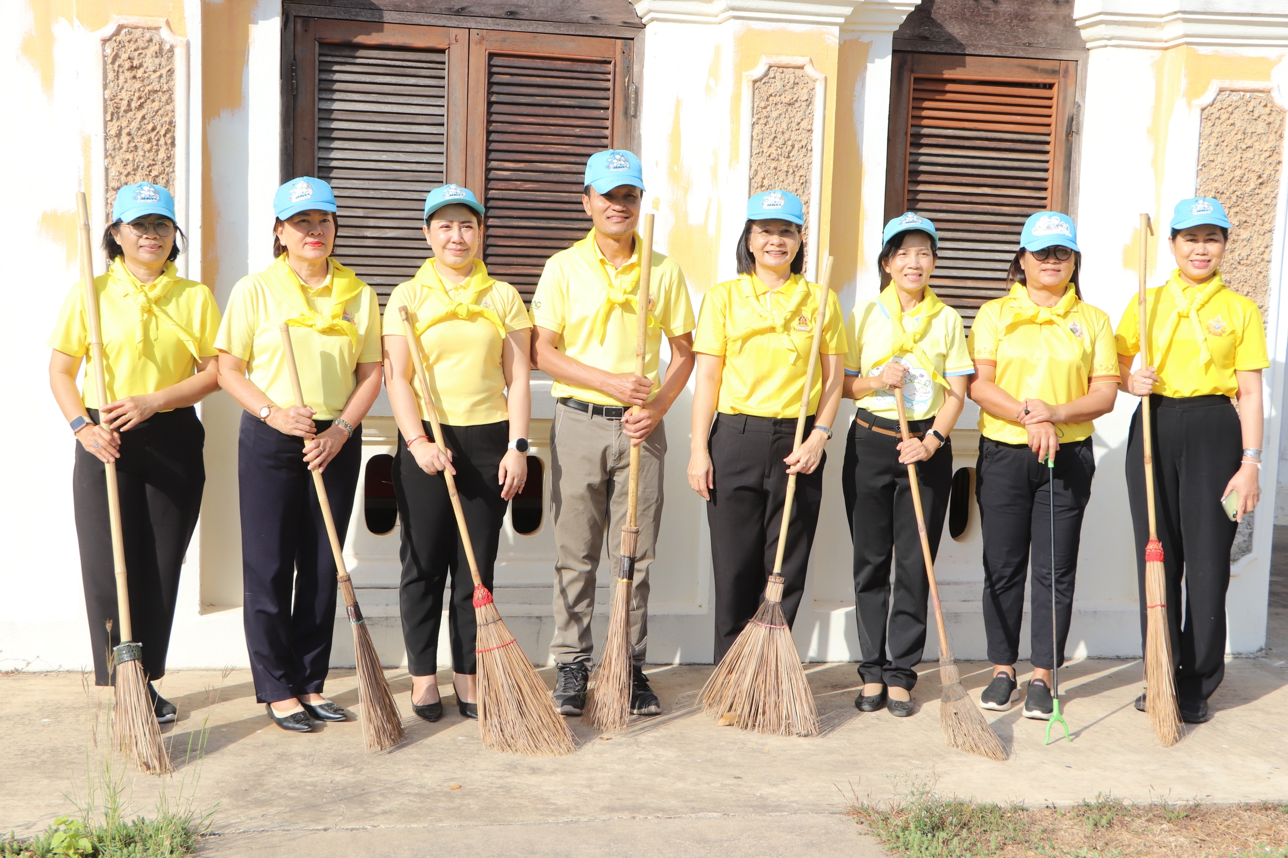 นครพนม จัดกิจกรรมจิตอาสาเนื่องในวันที่ระลึกพระบาทสมเด็จพระพุทธเลิศหล้านภาลัย ประจำปี 2568