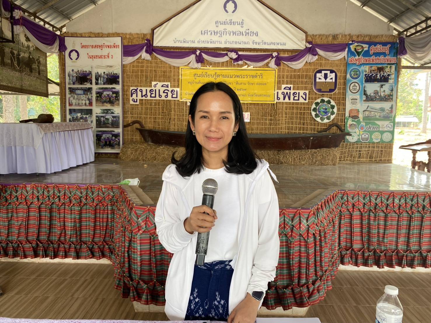 พช.นครพนม เดินหน้าขยายผลการดำเนินงานการน้อมนำแนวพระราชดำริไปประยุกต์ใช้ และสนับสนุนกิจกรรมศูนย์เรียนรู้การน้อมนำแนวพระราชดำริไปประยุกต์ใช้