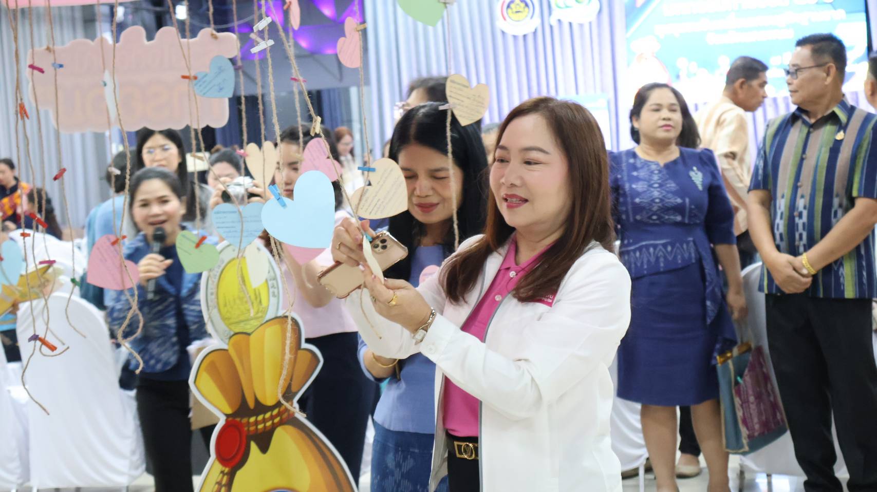 นครพนม สร้างความตระหนักให้เห็นความสำคัญของการออมและมีวินัยทางการเงิน “มหกรรมการออม 51 ปี ทุนชุมชนขับเคลื่อนเศรษฐกิจฐานราก”